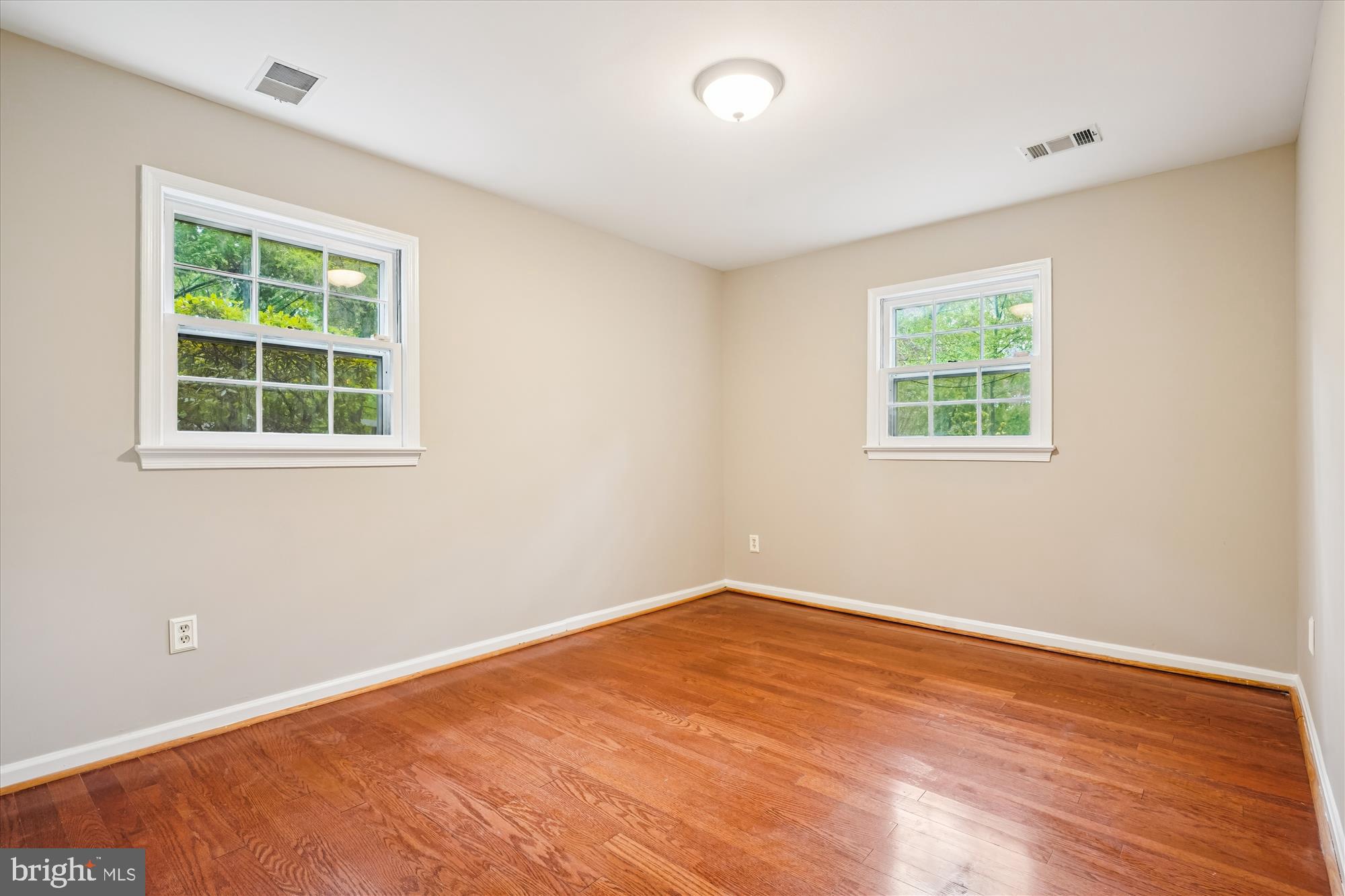 HOLLINDALE - Residential