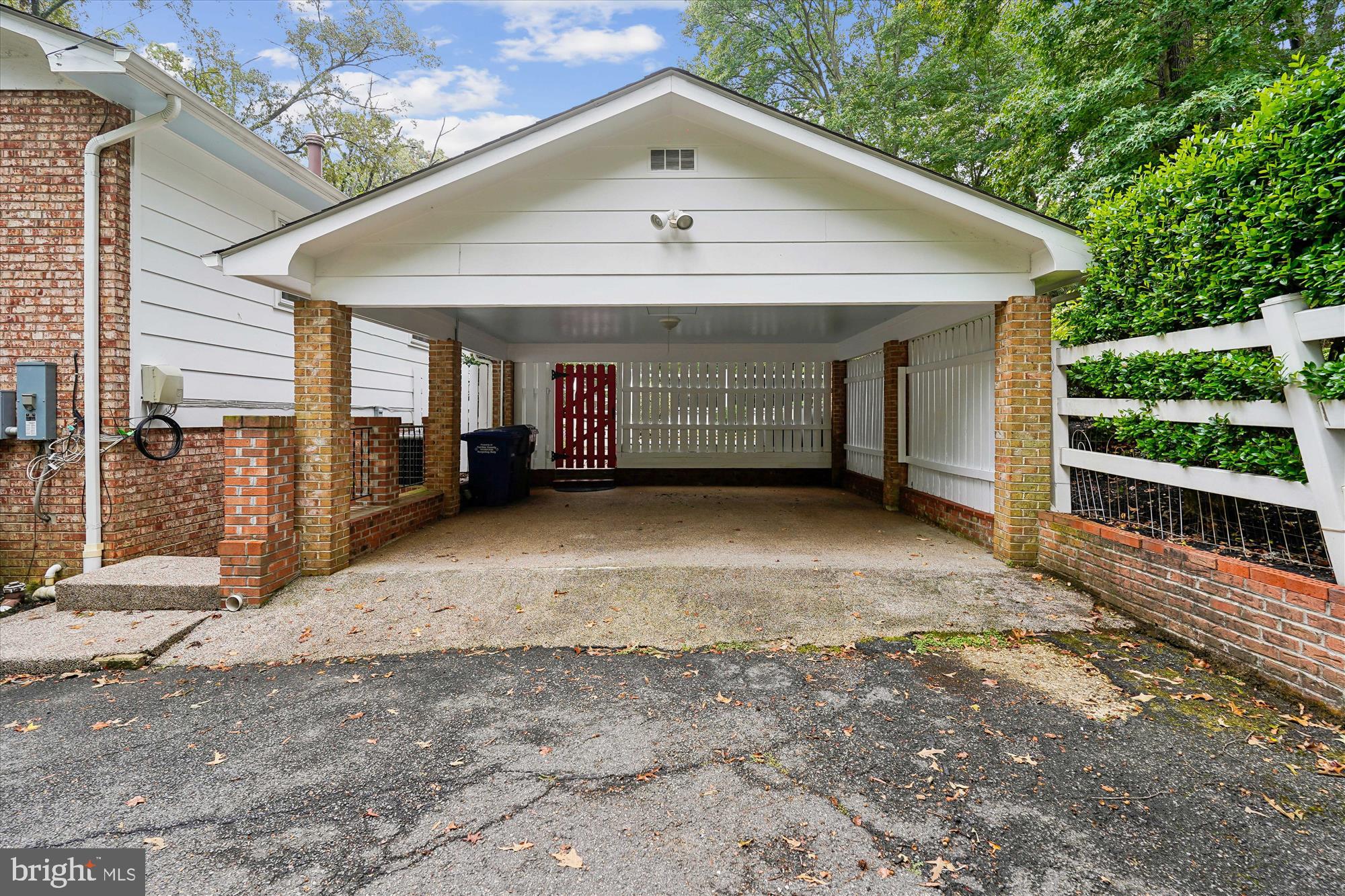 HOLLINDALE - Residential