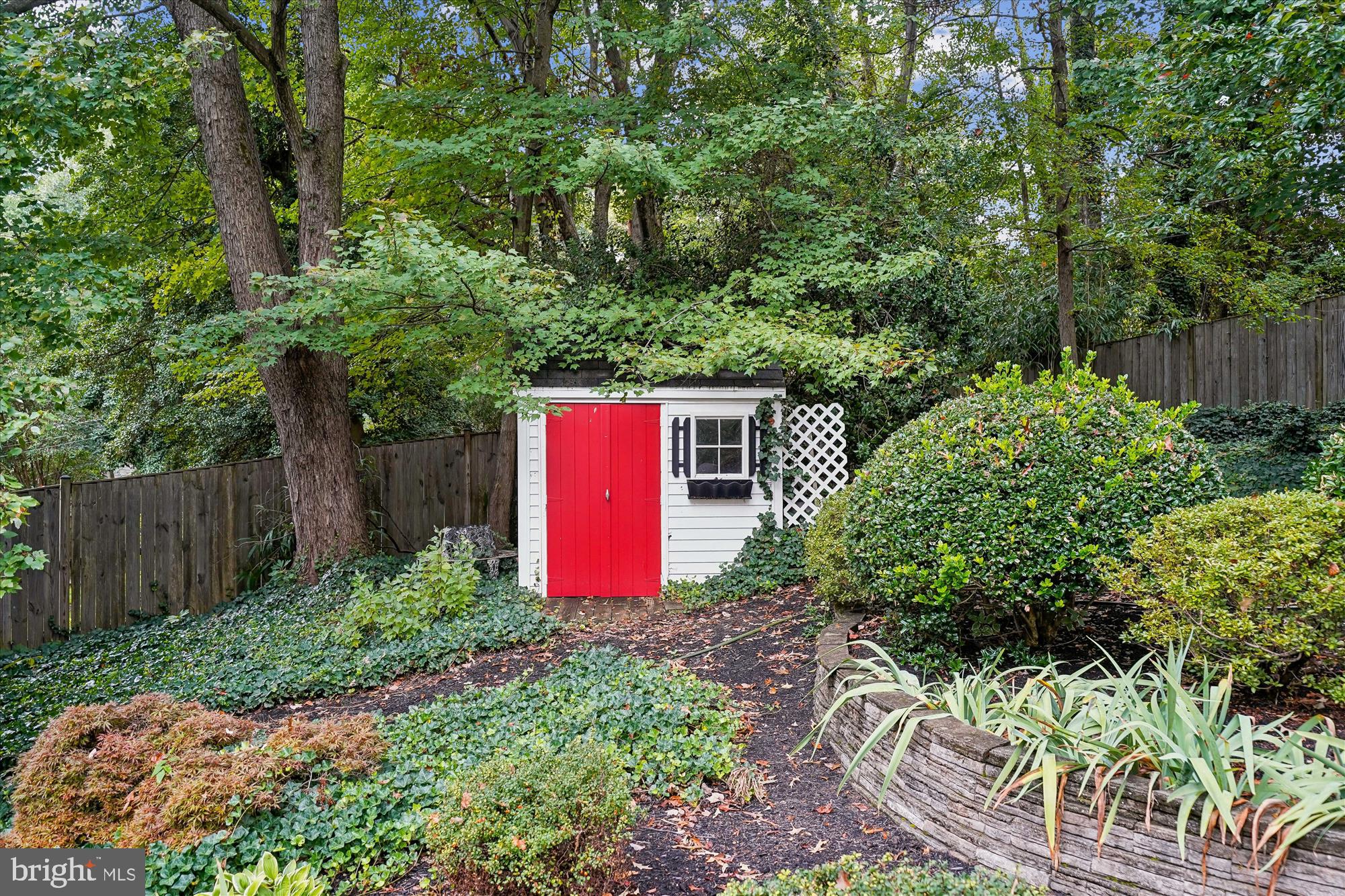 HOLLINDALE - Residential