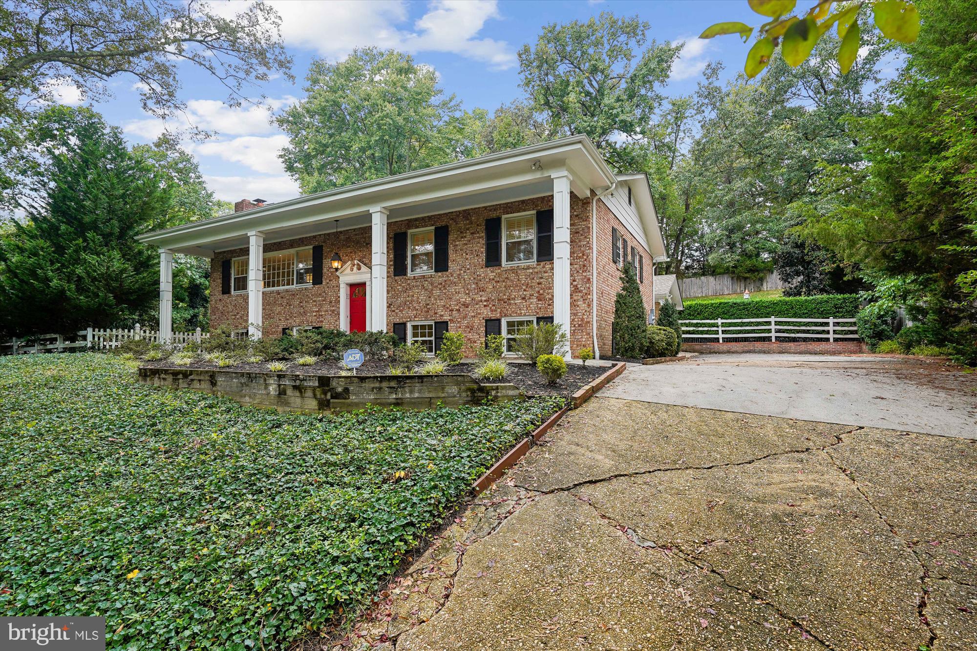 HOLLINDALE - Residential