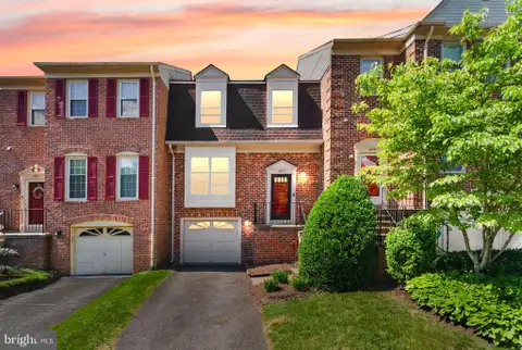 7877 Hampton Village Pass, Annandale, VA 22003 - #: VAFX2316452