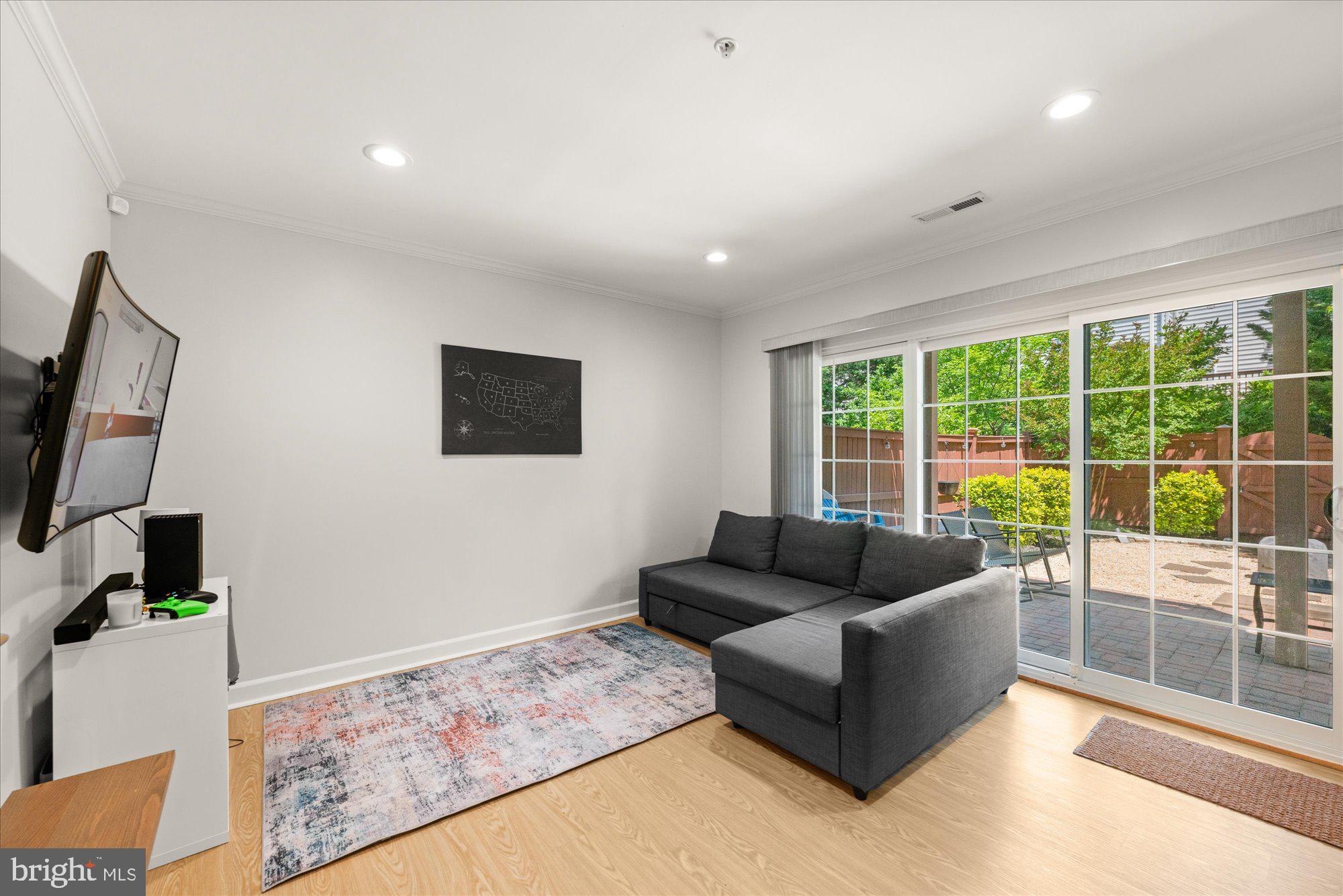 CAMERON STATION - Residential