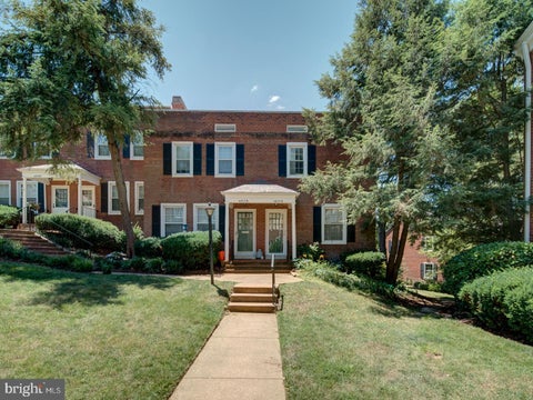 Photo of 4857 28th Street S #A, ARLINGTON, VA 22206 (MLS # VAAR2075816)