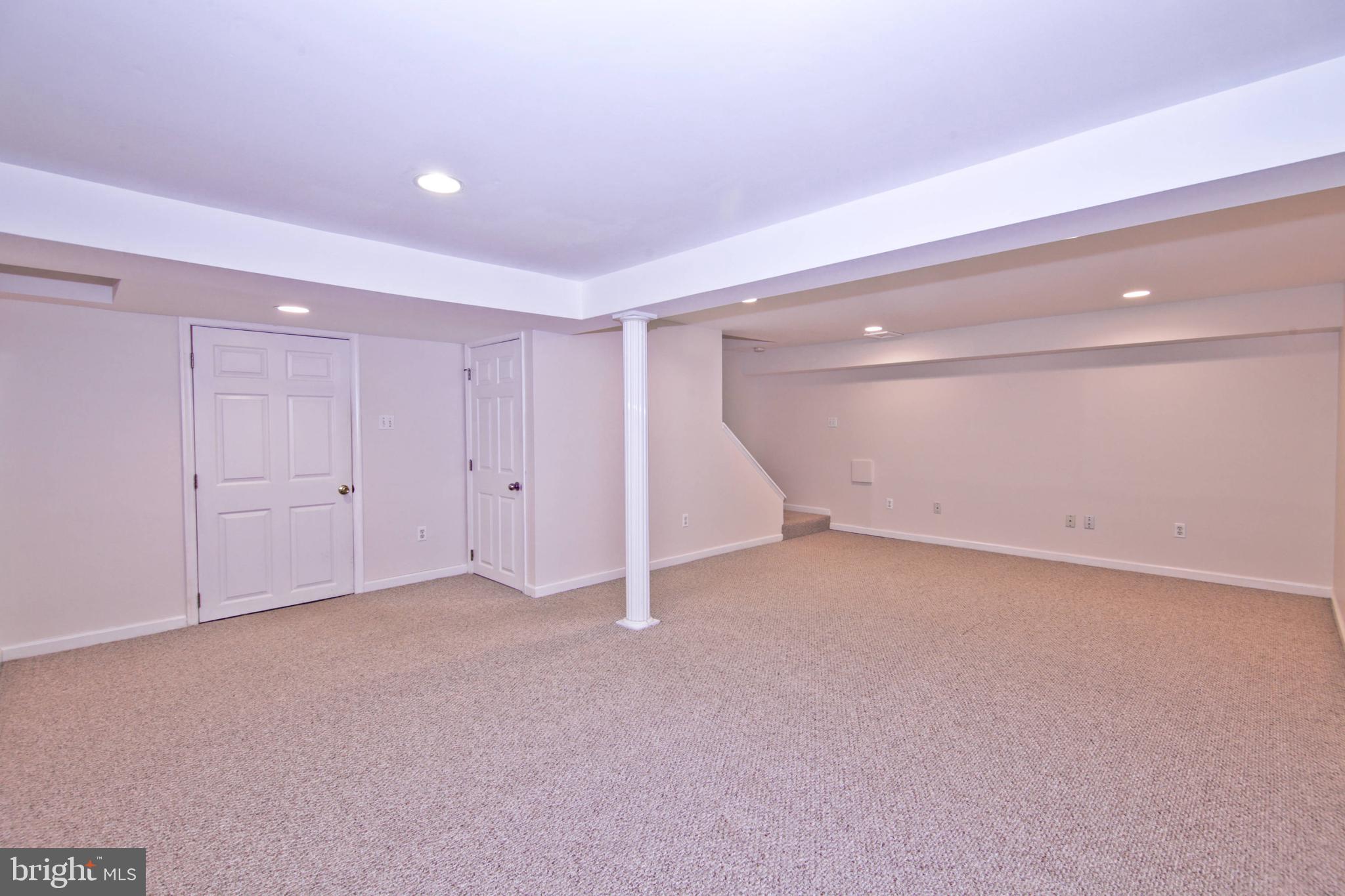 FAIRFAX WOODS - Residential