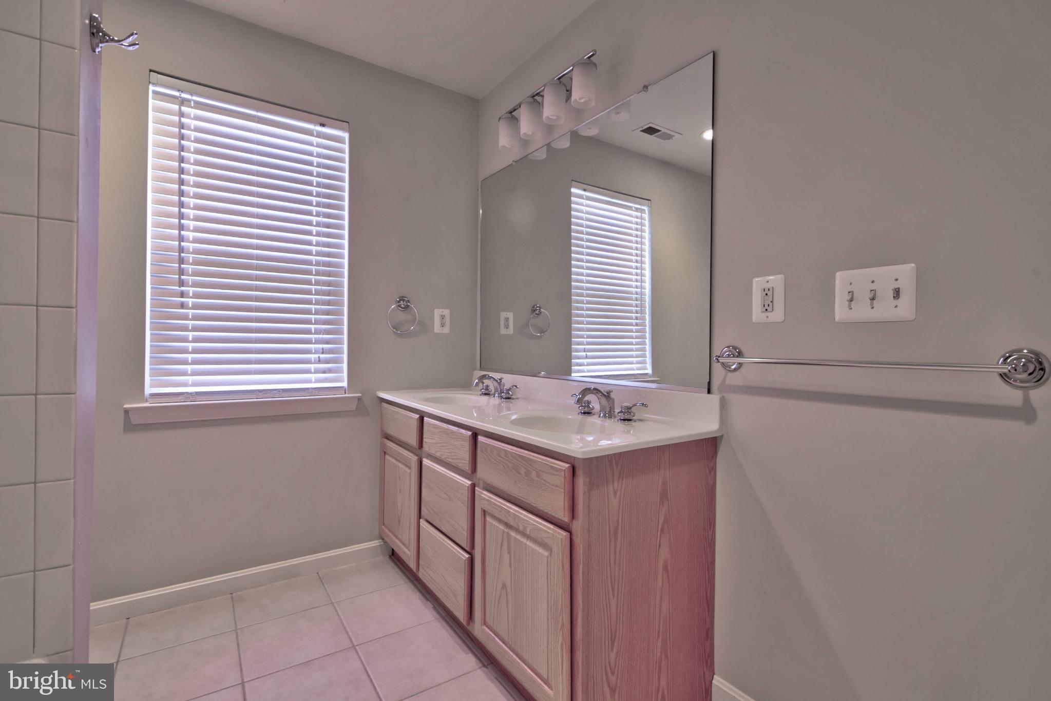 FAIRFAX WOODS - Residential