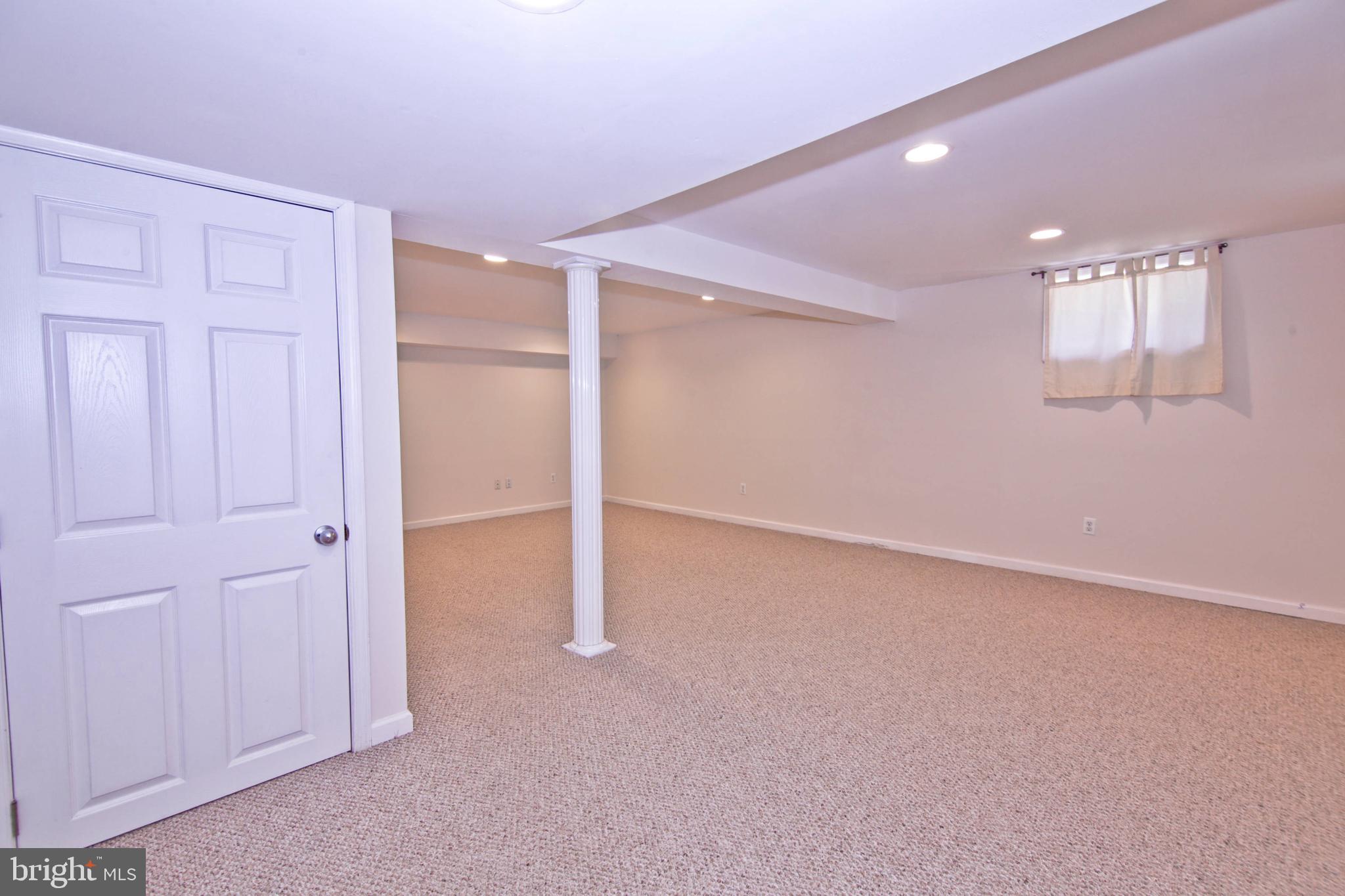 FAIRFAX WOODS - Residential