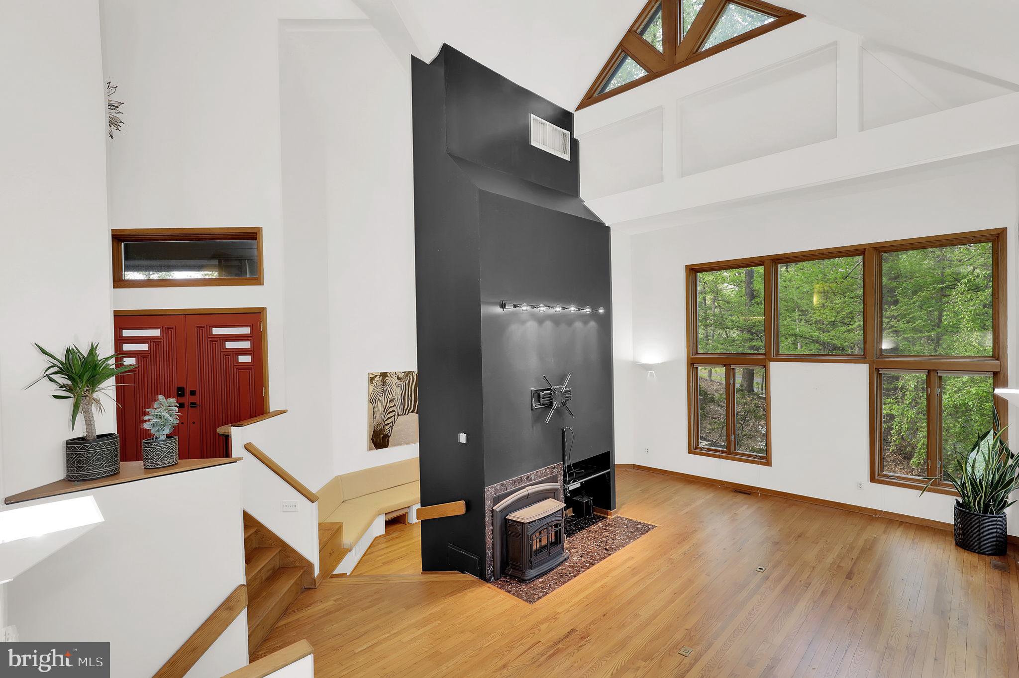 BRIAR HILL - Residential