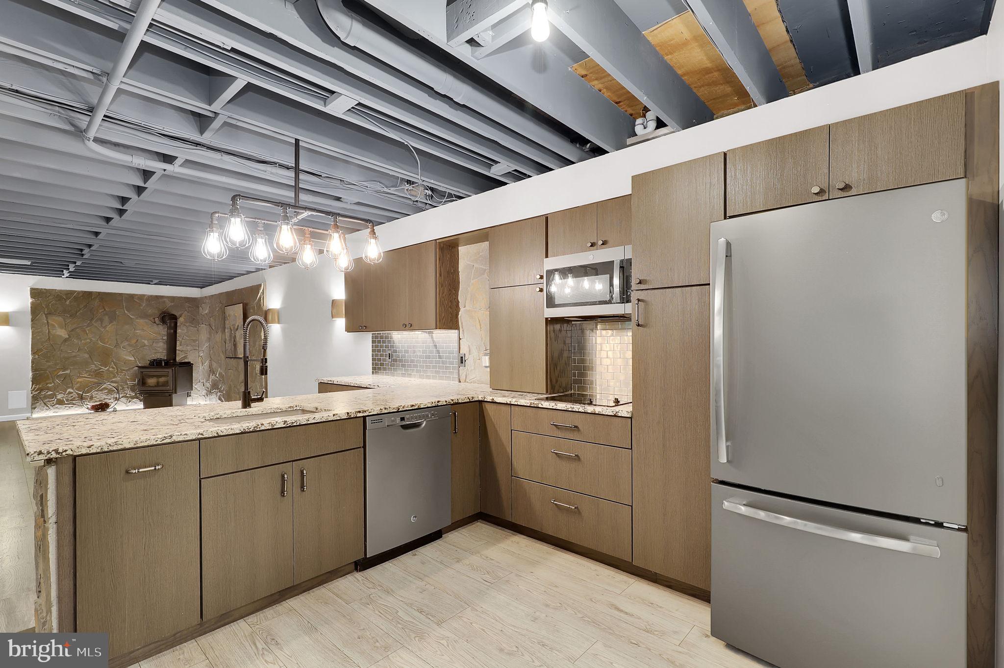 BRIAR HILL - Residential