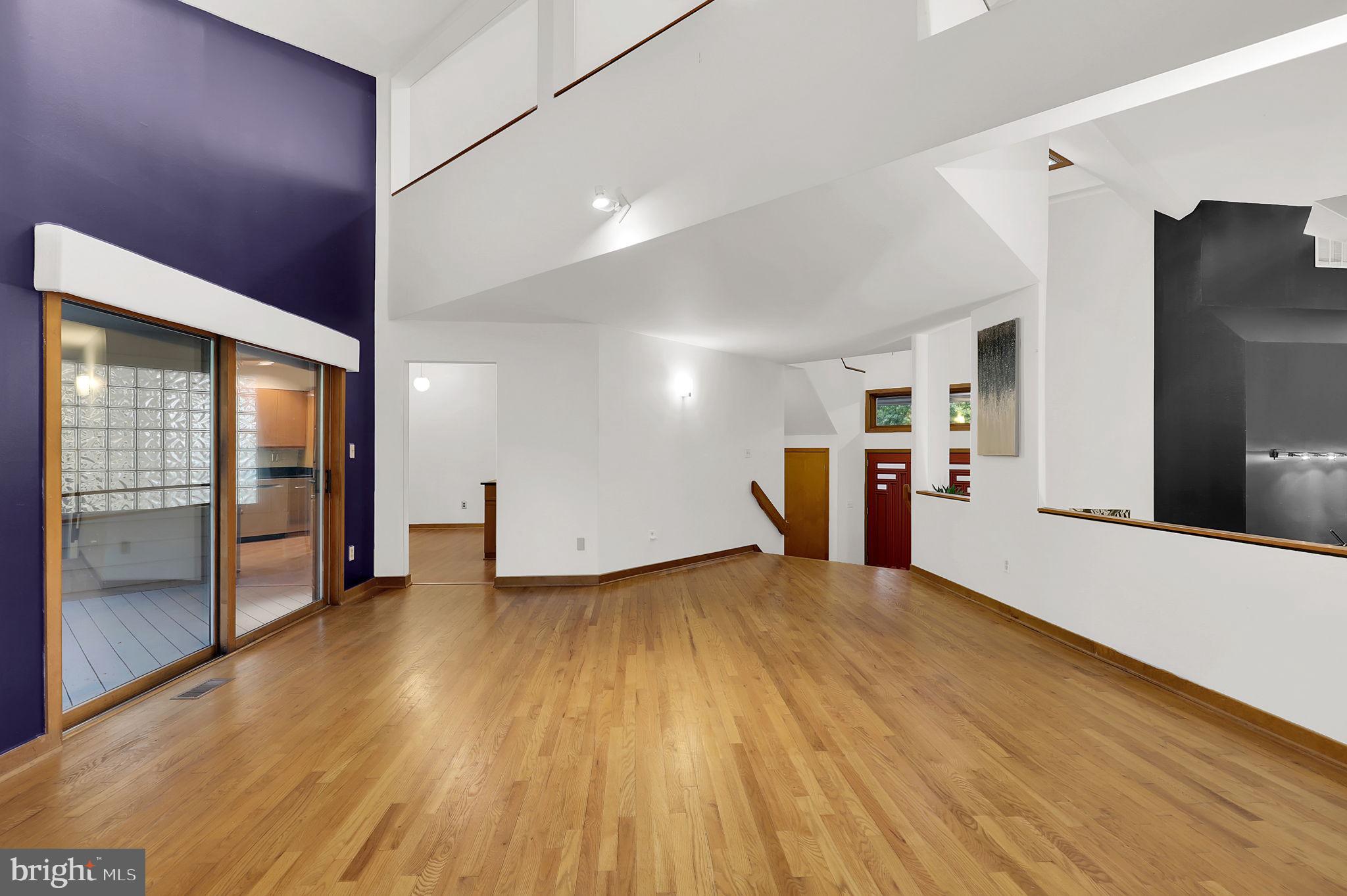 BRIAR HILL - Residential