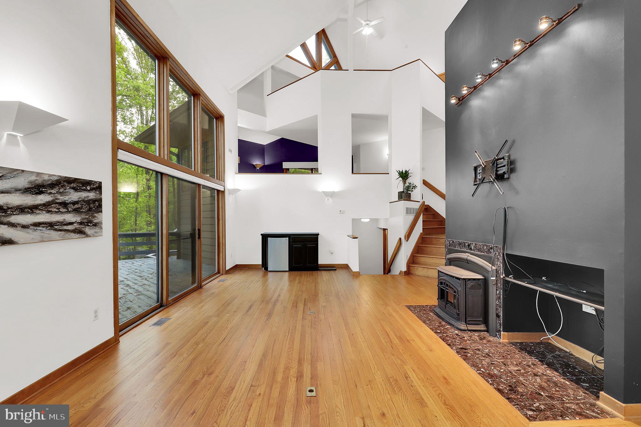 BRIAR HILL - Residential