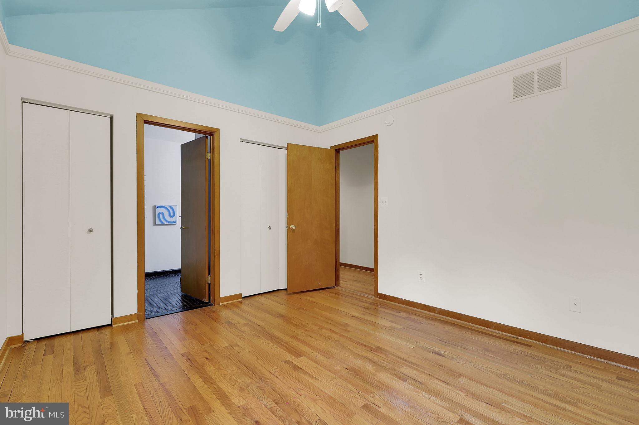 BRIAR HILL - Residential