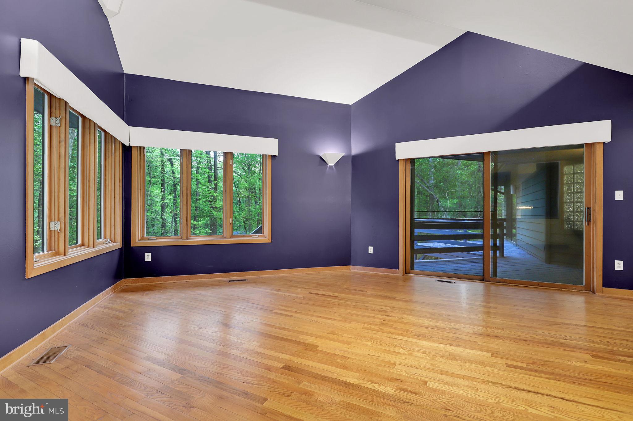 BRIAR HILL - Residential