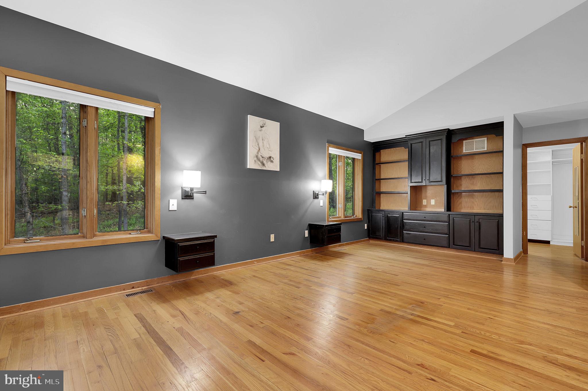 BRIAR HILL - Residential