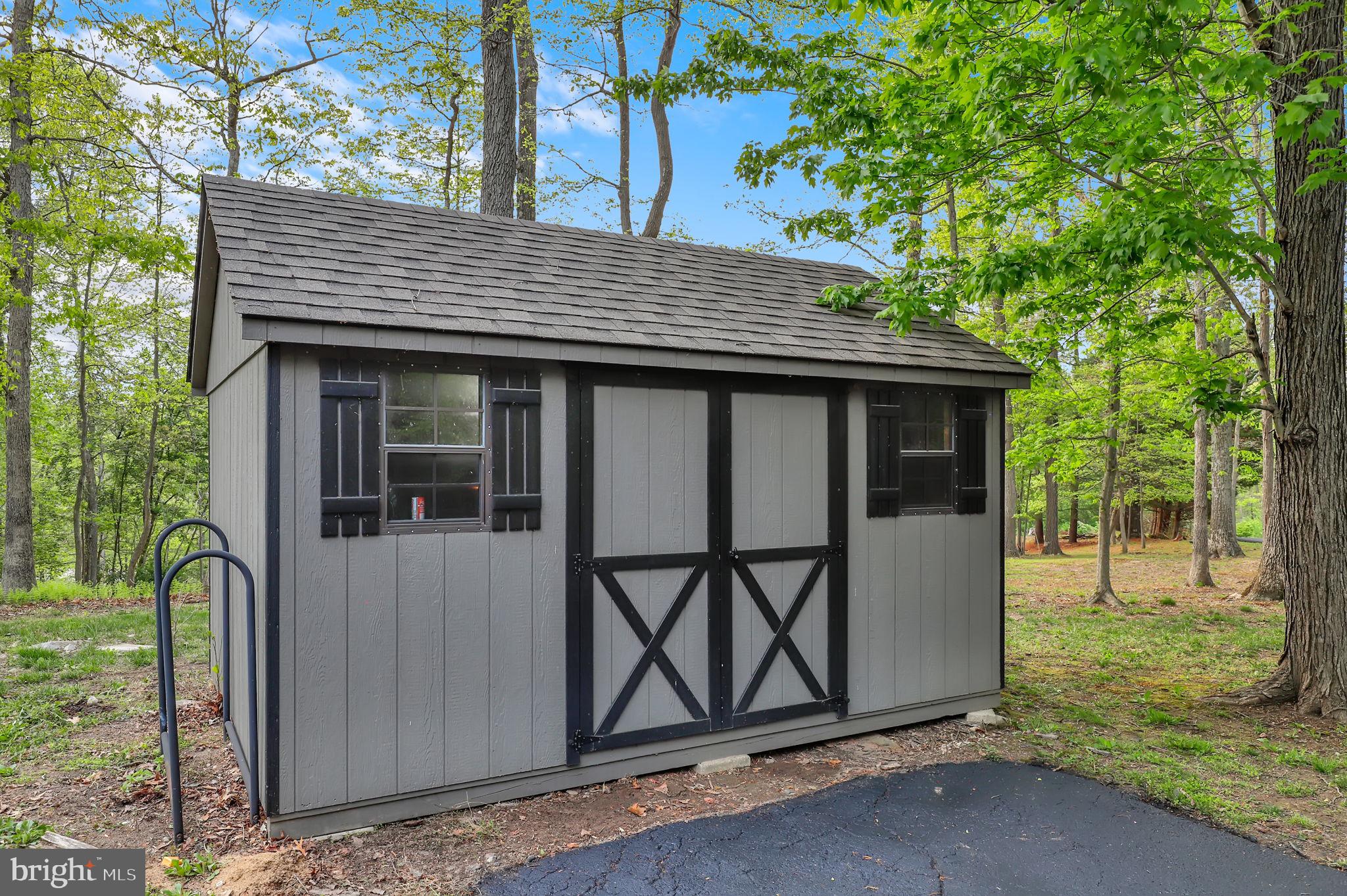 BRIAR HILL - Residential