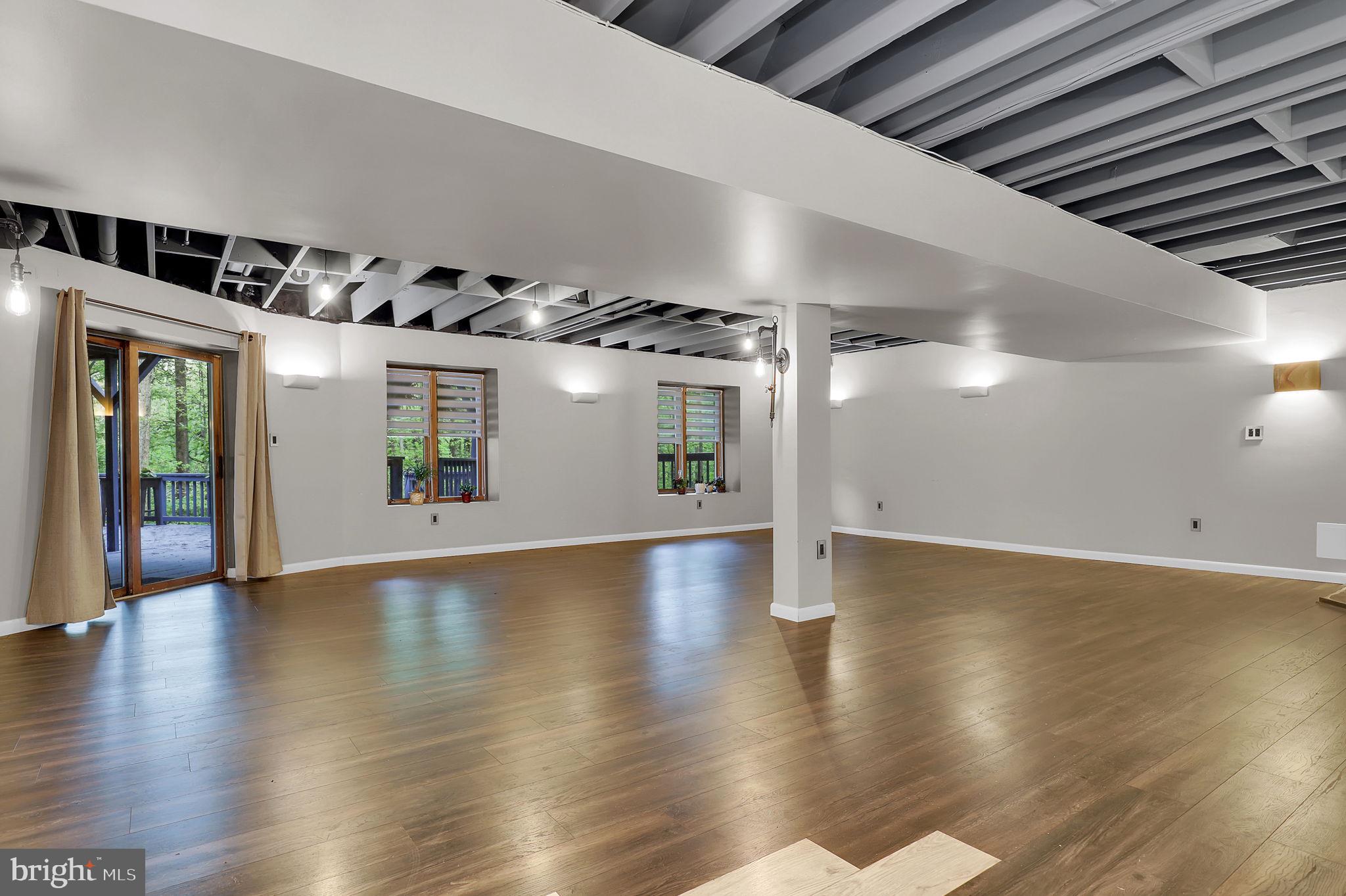 BRIAR HILL - Residential