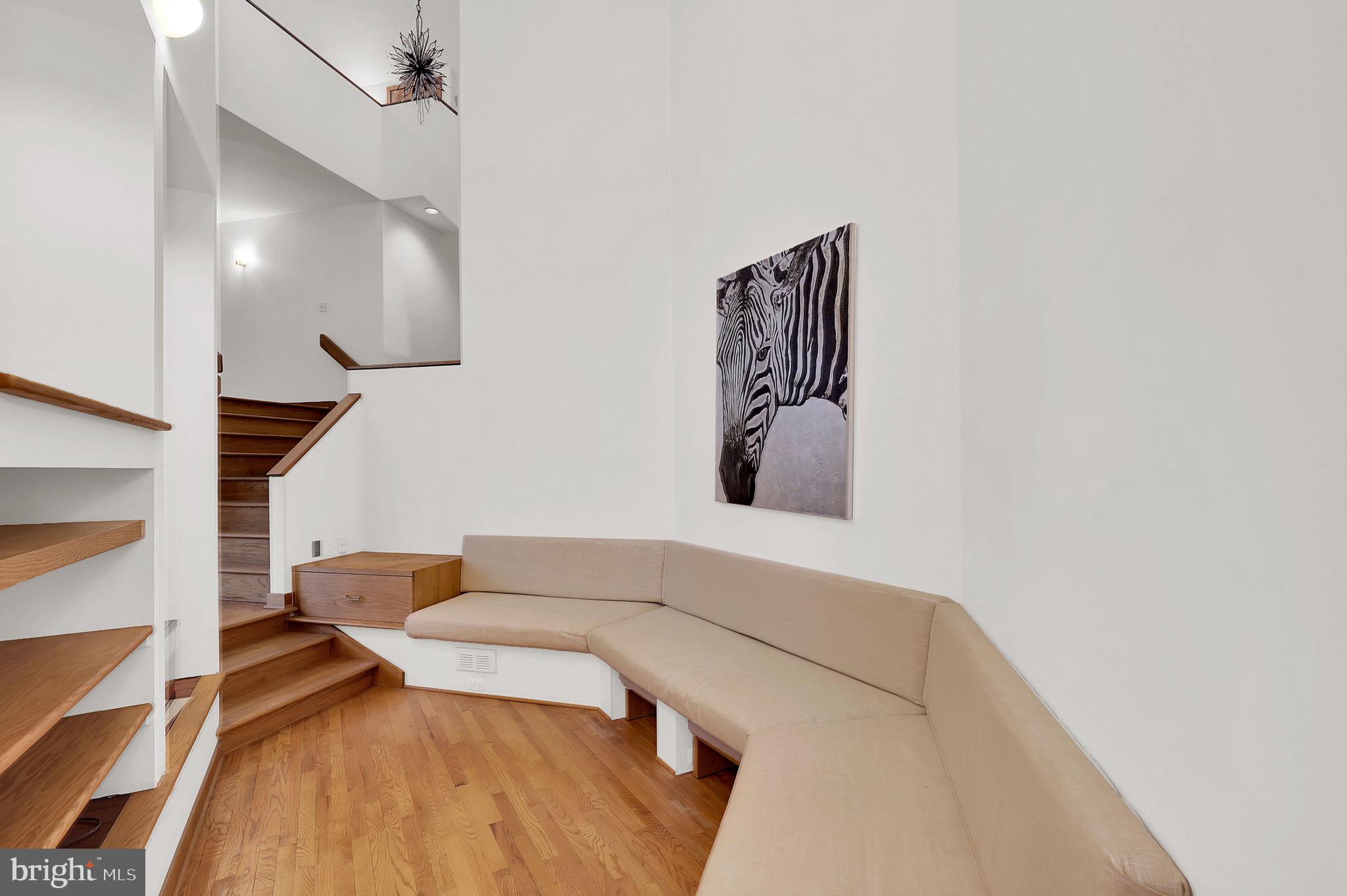 BRIAR HILL - Residential