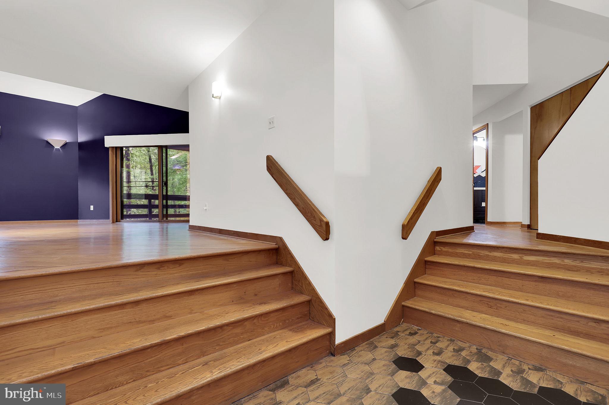 BRIAR HILL - Residential