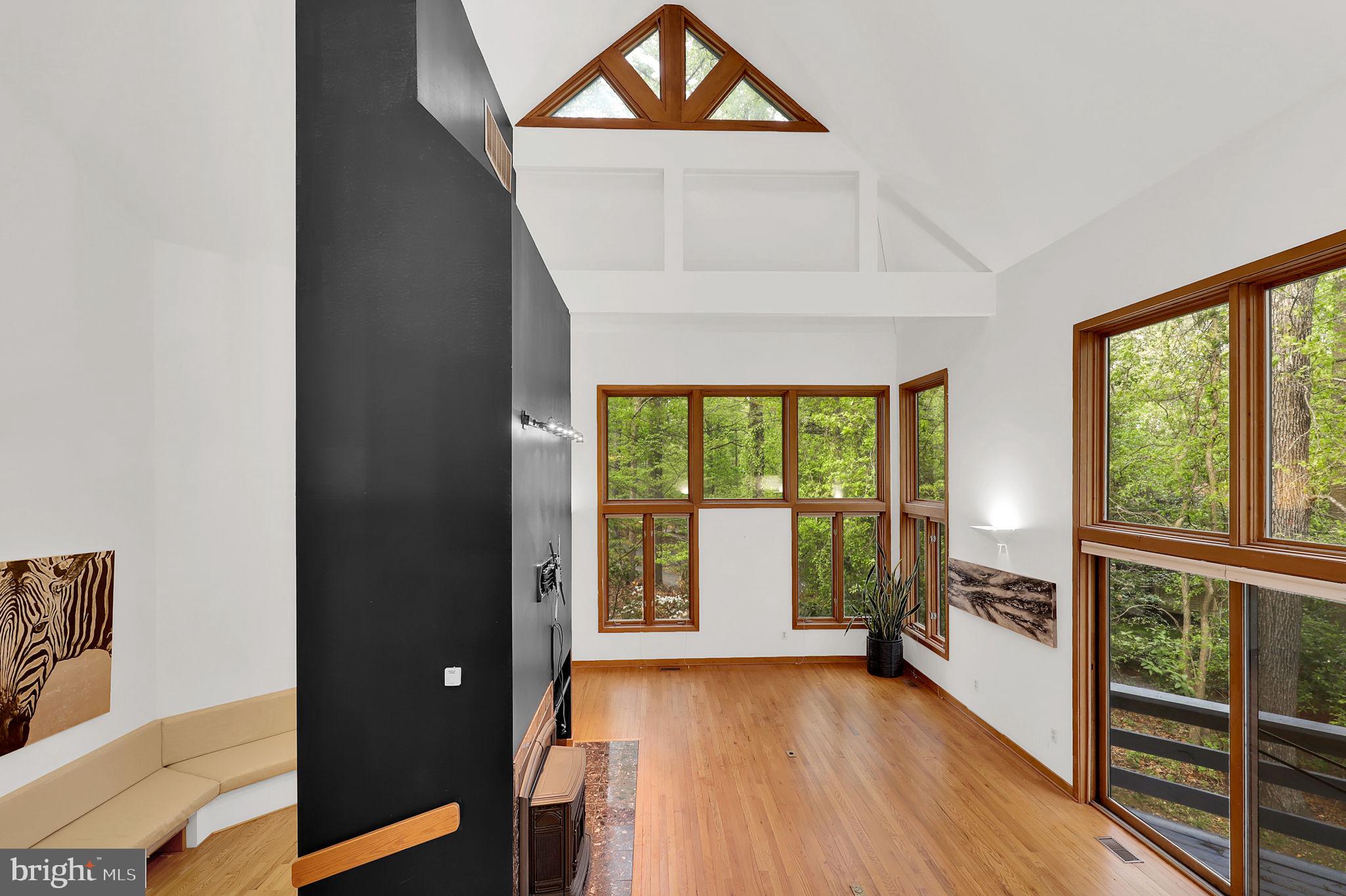 BRIAR HILL - Residential