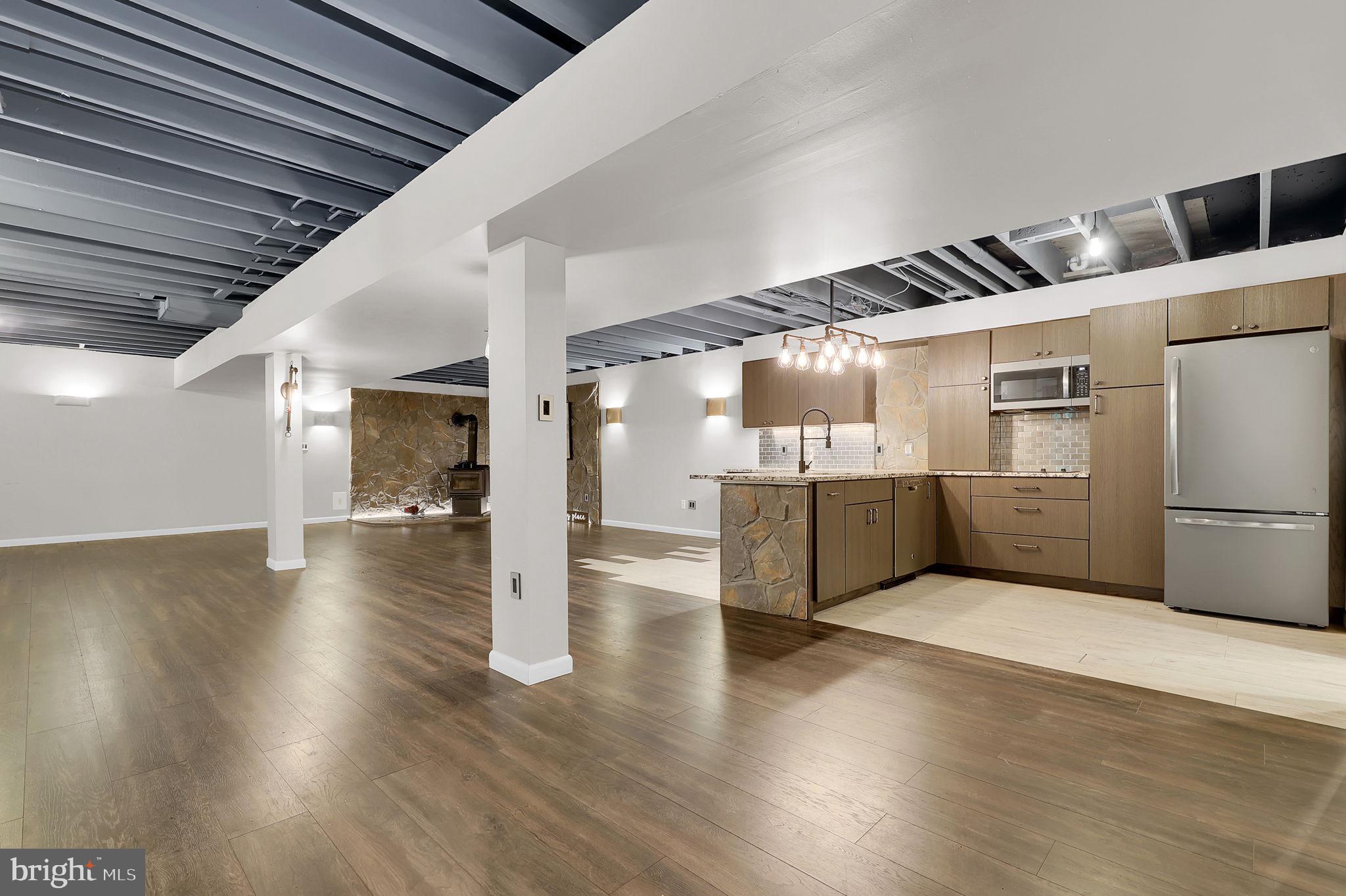 BRIAR HILL - Residential