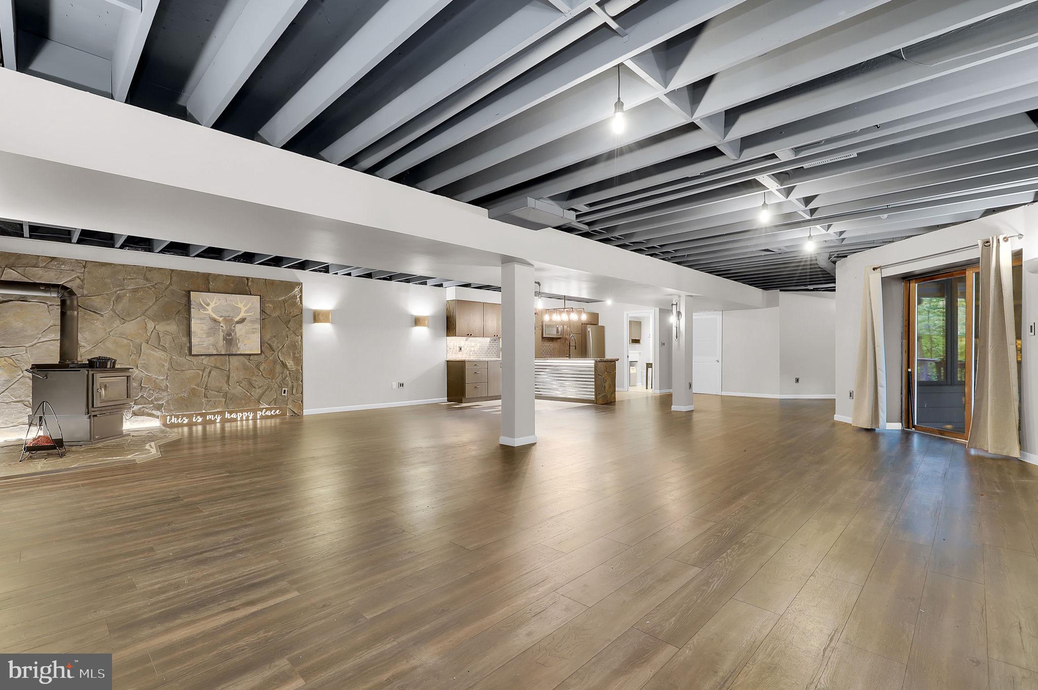 BRIAR HILL - Residential