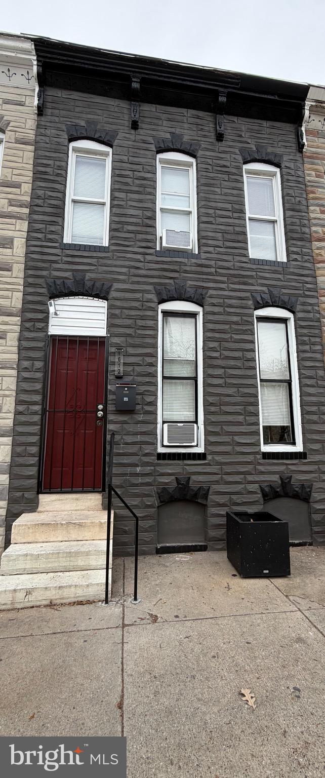 BROADWAY EAST - Residential