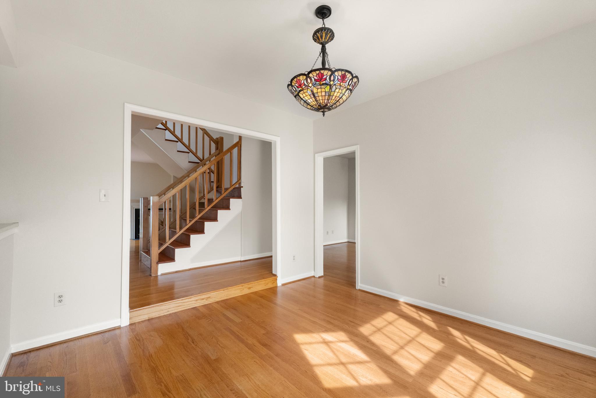 KNOLLS AT MIDDLE RUN - Residential