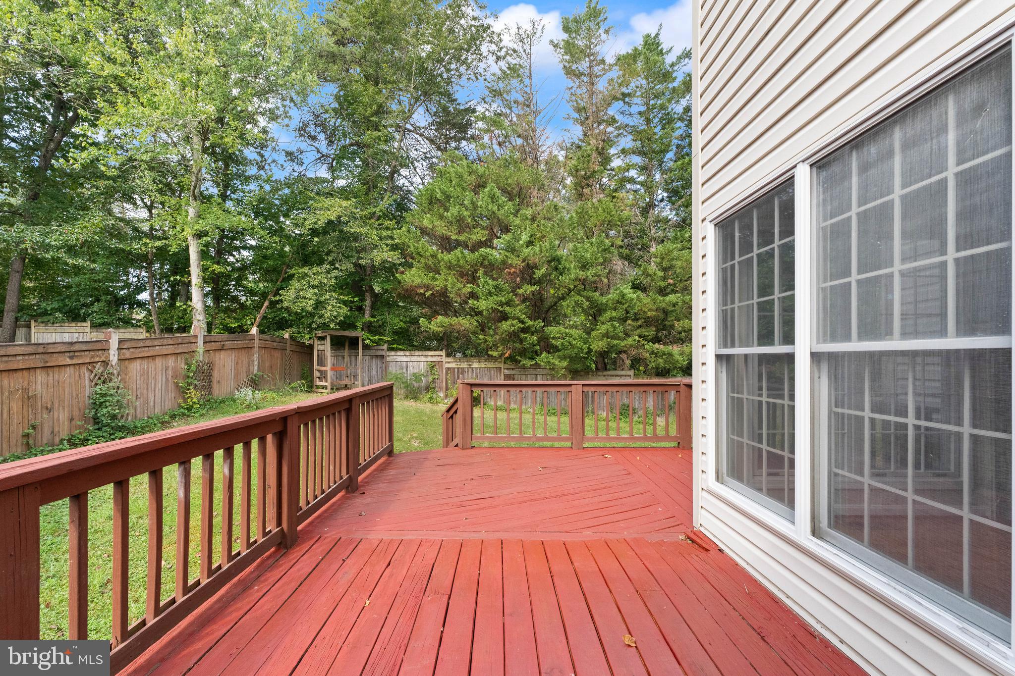 KNOLLS AT MIDDLE RUN - Residential