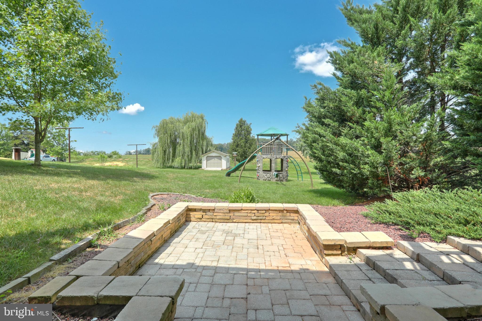 THOMSON HEIGHTS - Residential