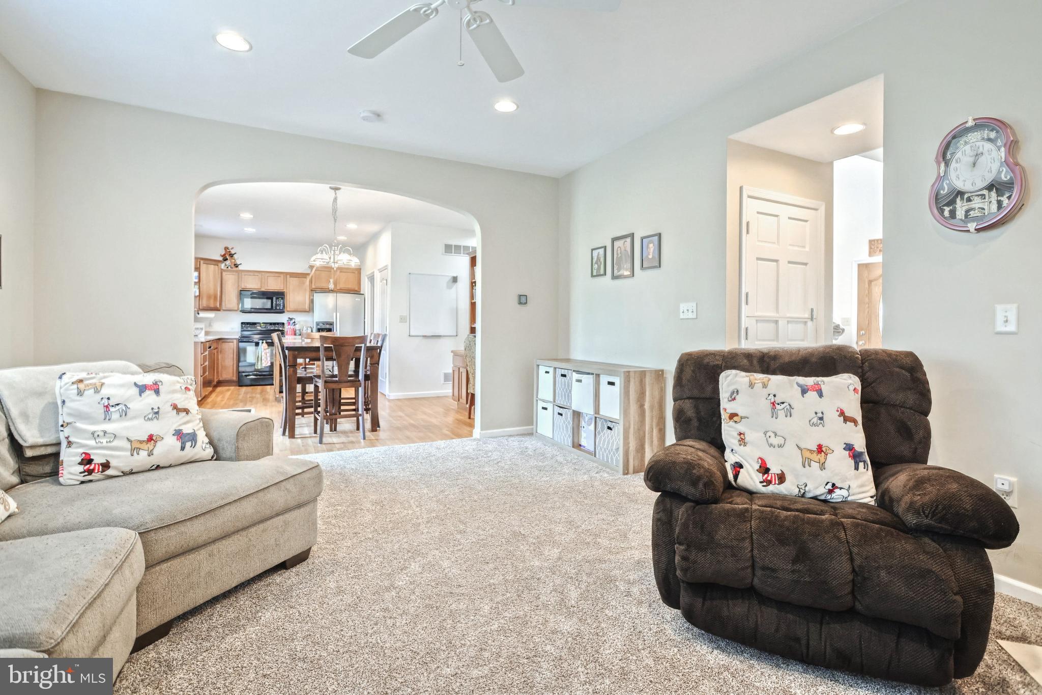 THOMSON HEIGHTS - Residential