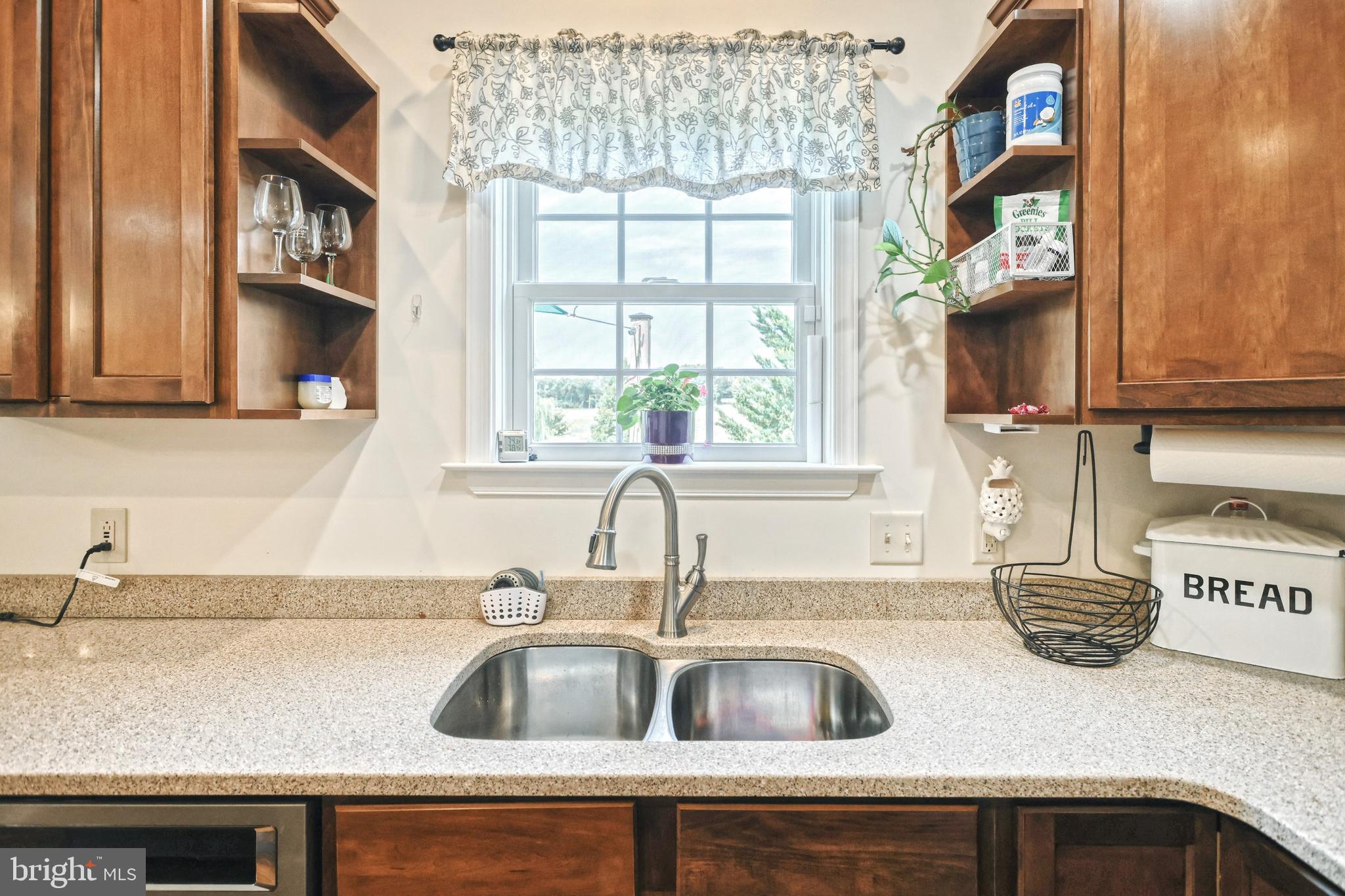 THOMSON HEIGHTS - Residential