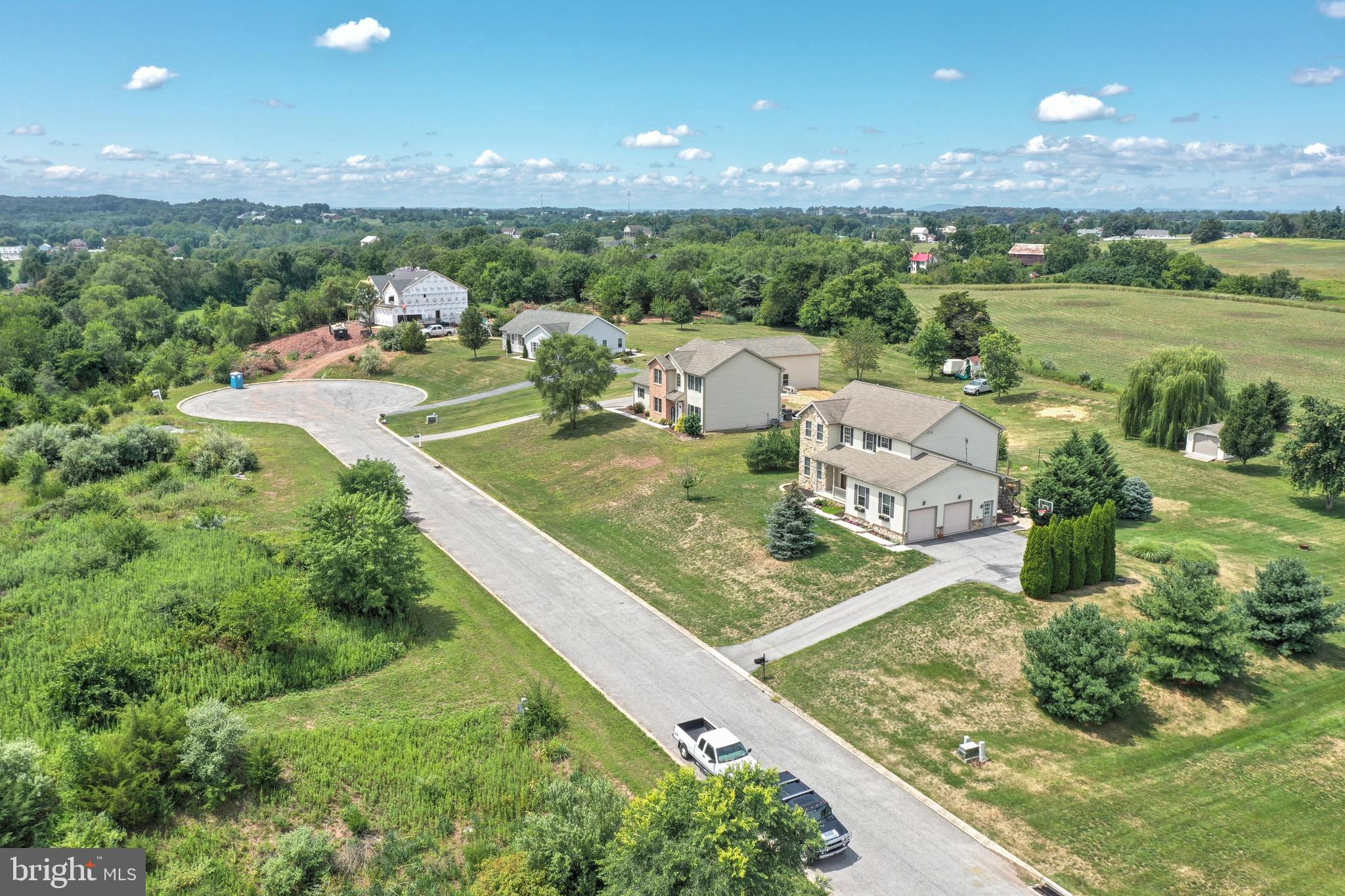 THOMSON HEIGHTS - Residential