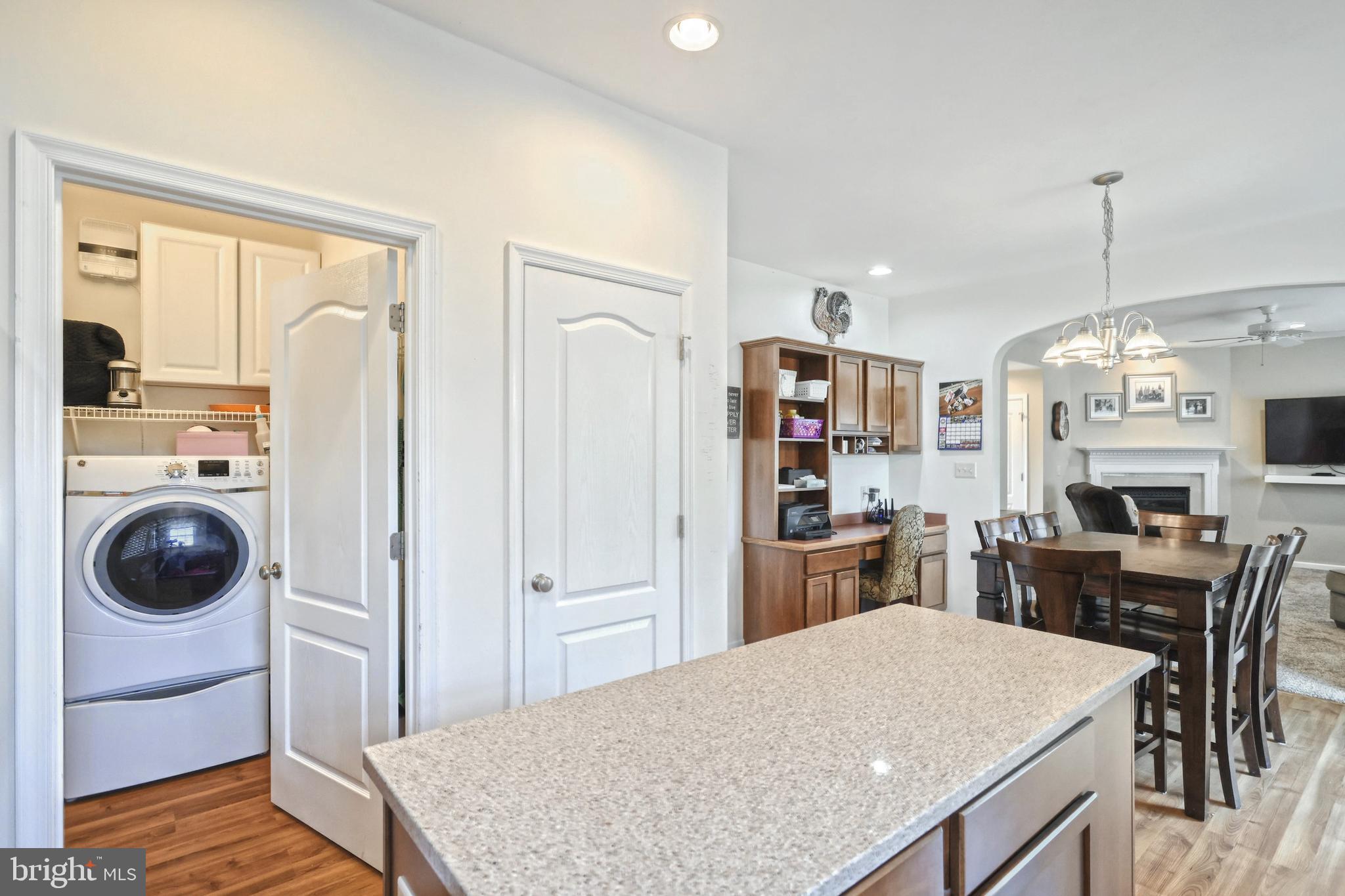 THOMSON HEIGHTS - Residential
