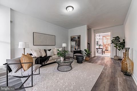 Photo of 537 Oakland Avenue, BALTIMORE, MD 21212 (MLS # MDBA2210612)