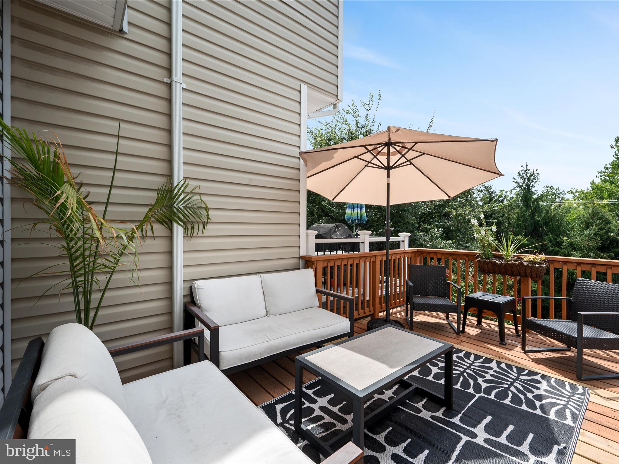 HAWKS VIEW GLEN - Residential Lease