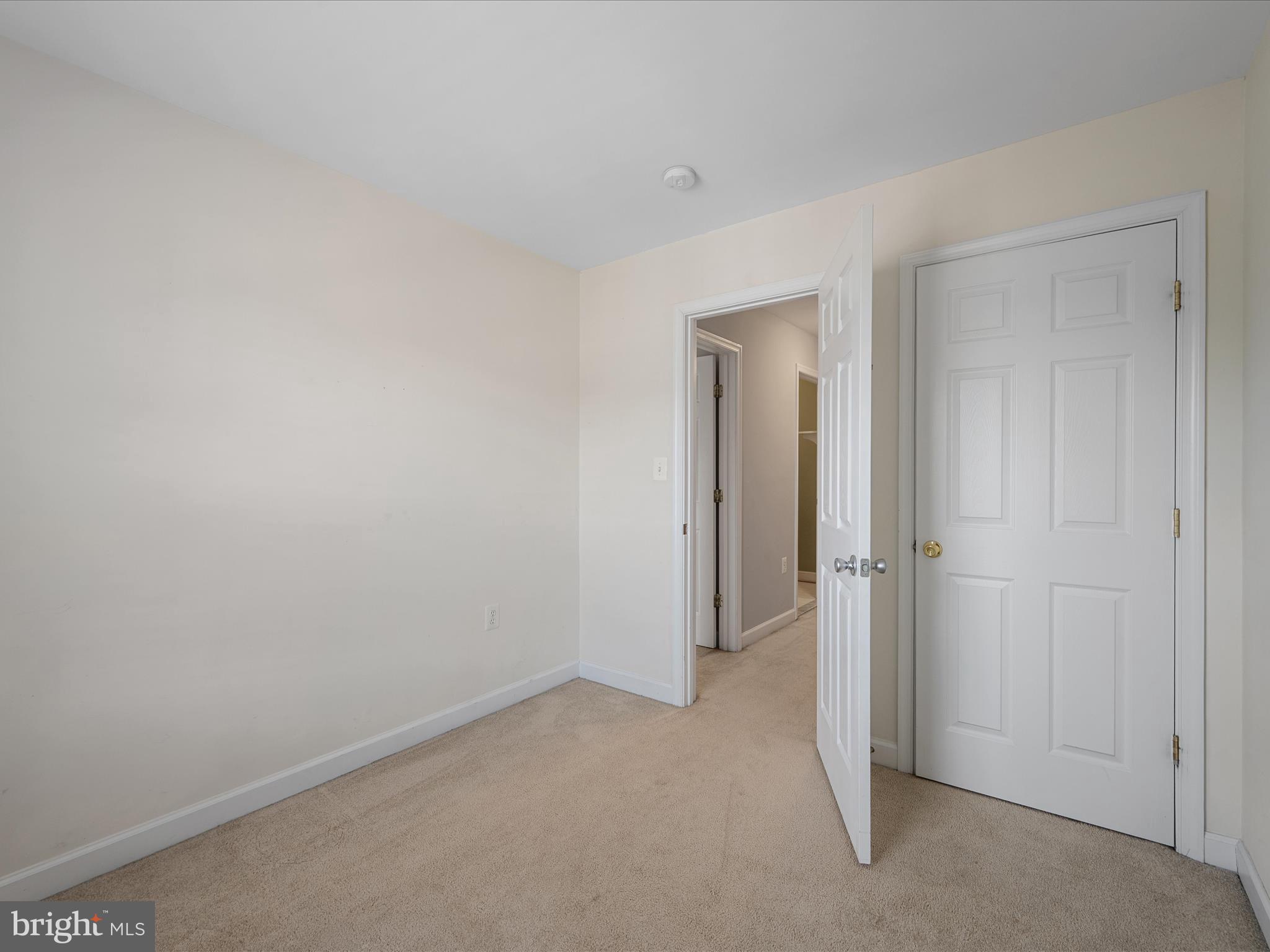 HAWKS VIEW GLEN - Residential Lease