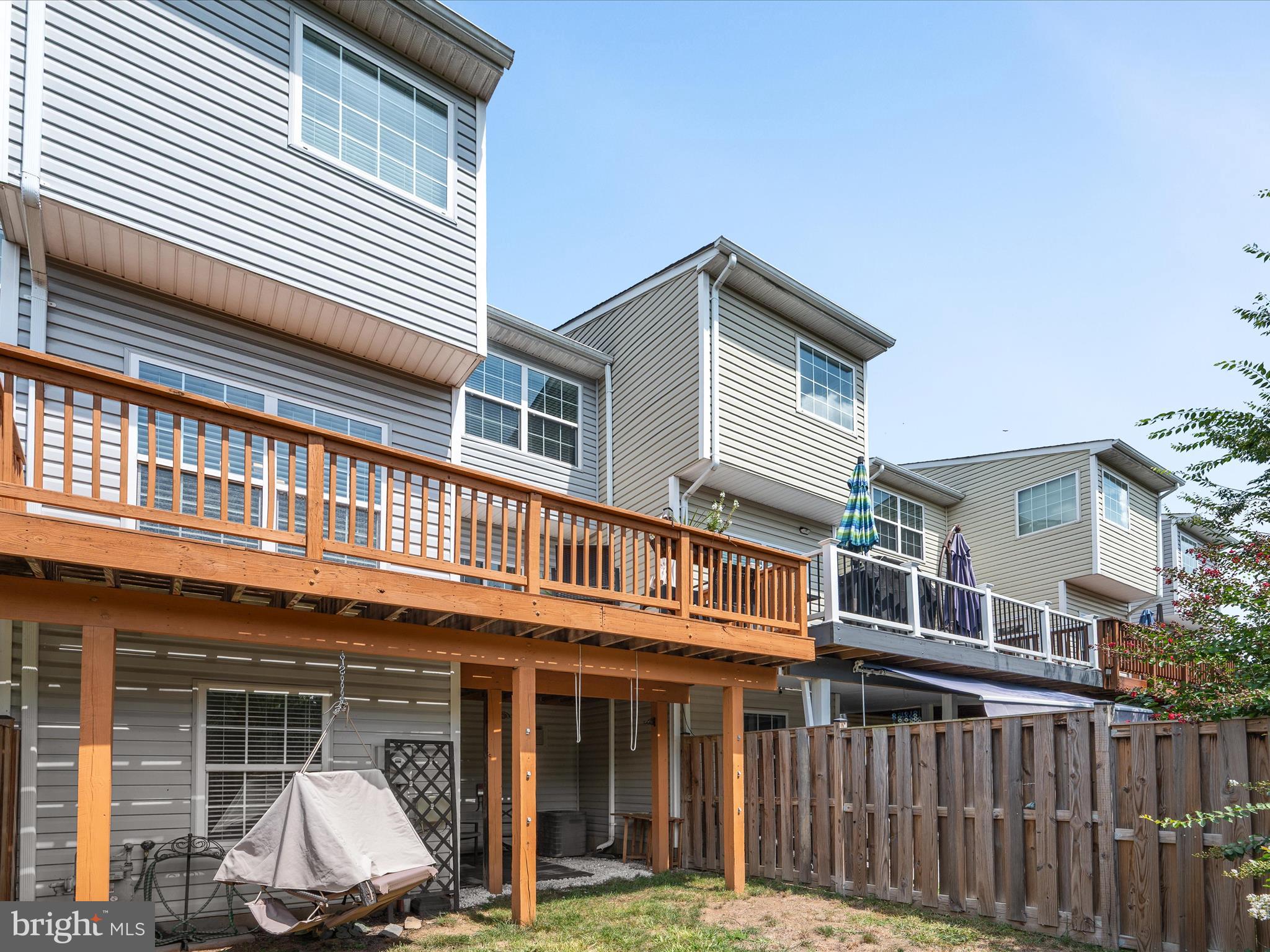 HAWKS VIEW GLEN - Residential Lease