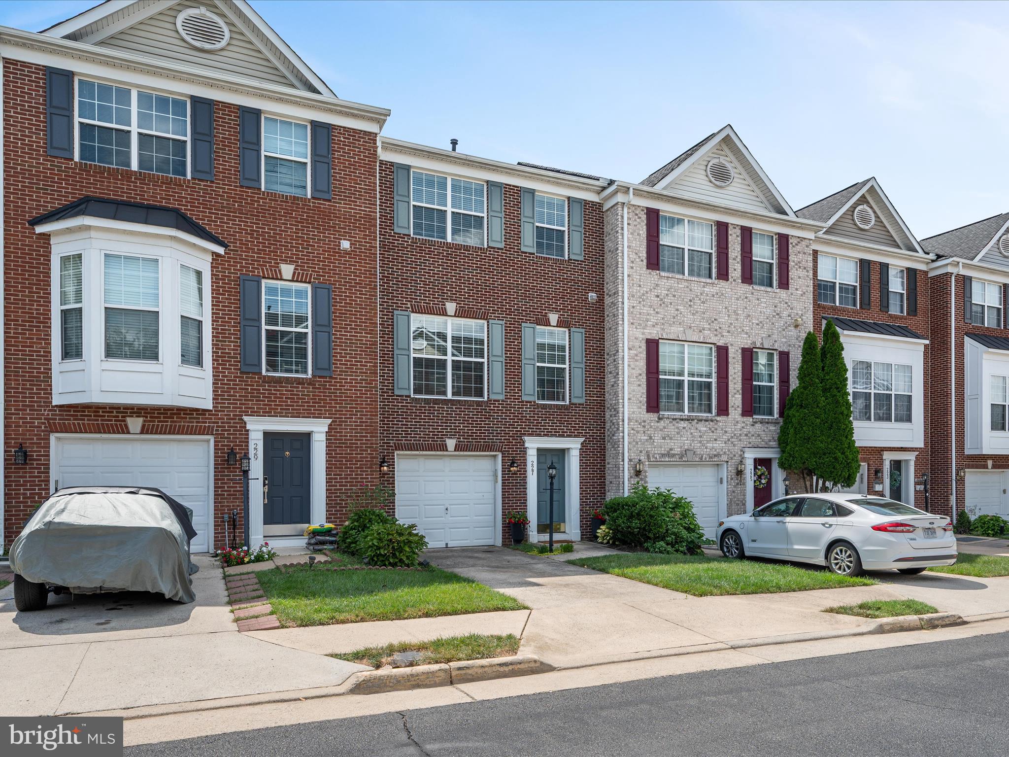 HAWKS VIEW GLEN - Residential Lease