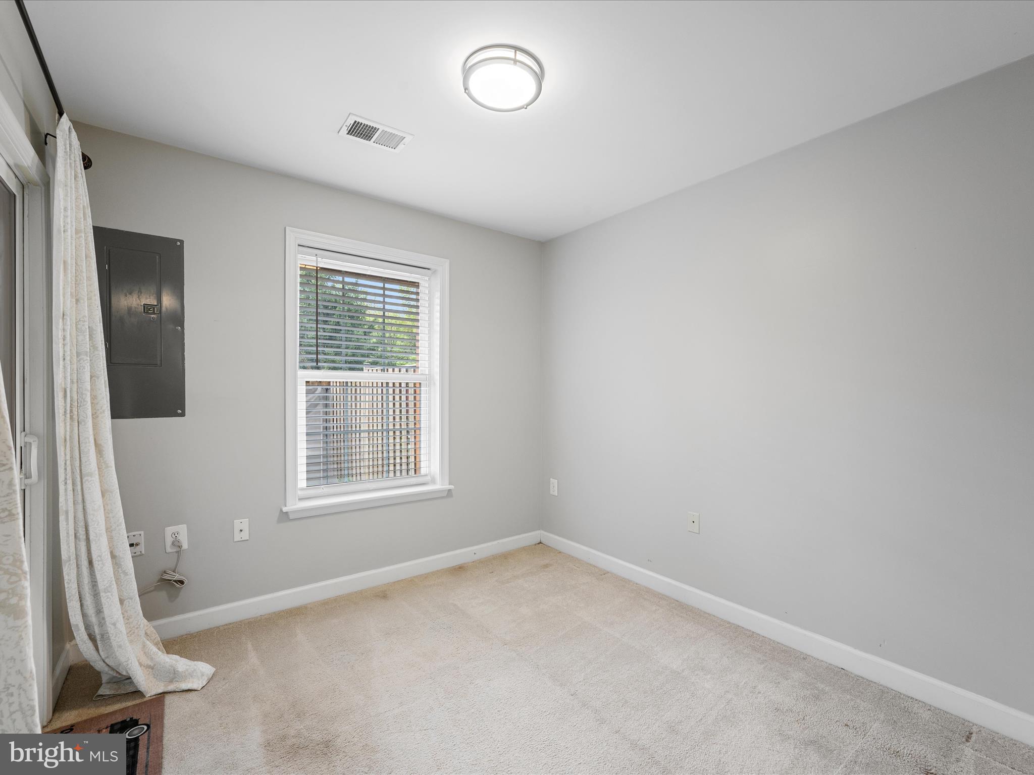 HAWKS VIEW GLEN - Residential Lease