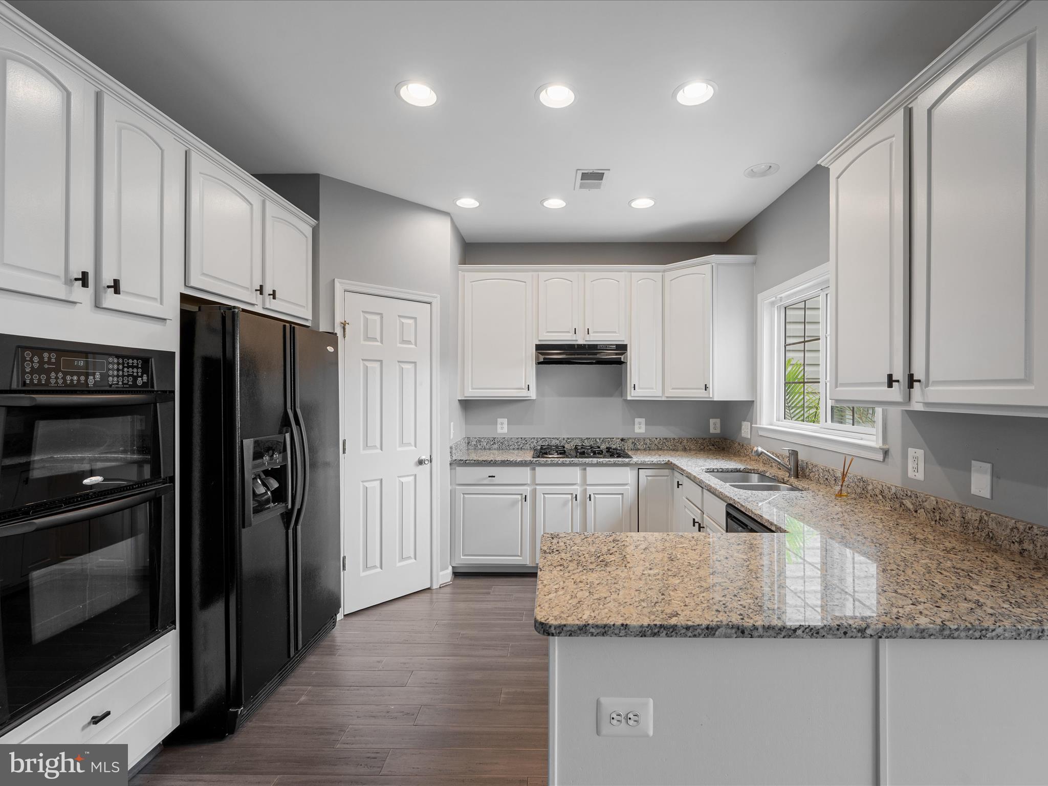 HAWKS VIEW GLEN - Residential Lease