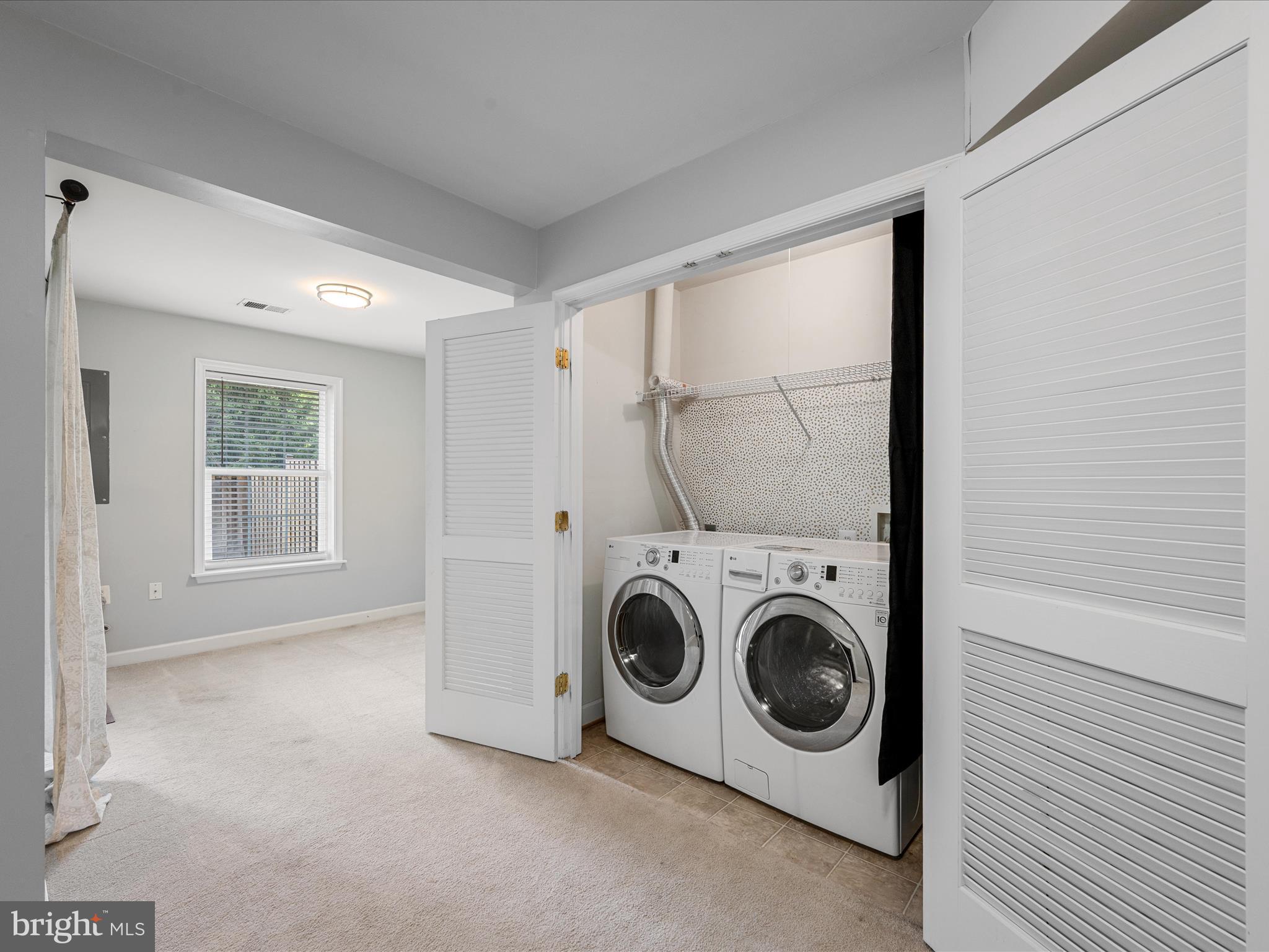 HAWKS VIEW GLEN - Residential Lease