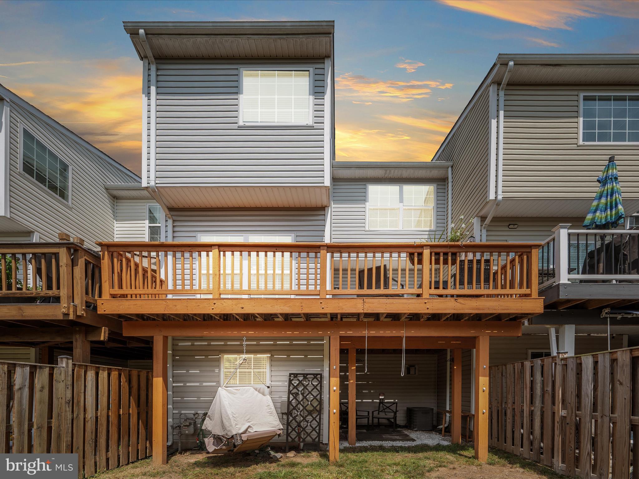 HAWKS VIEW GLEN - Residential Lease