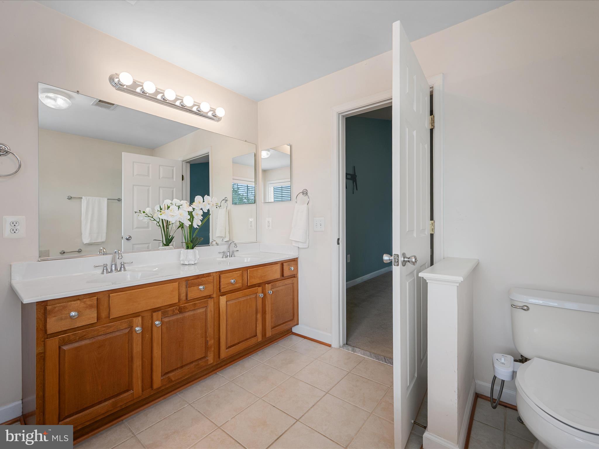 HAWKS VIEW GLEN - Residential Lease