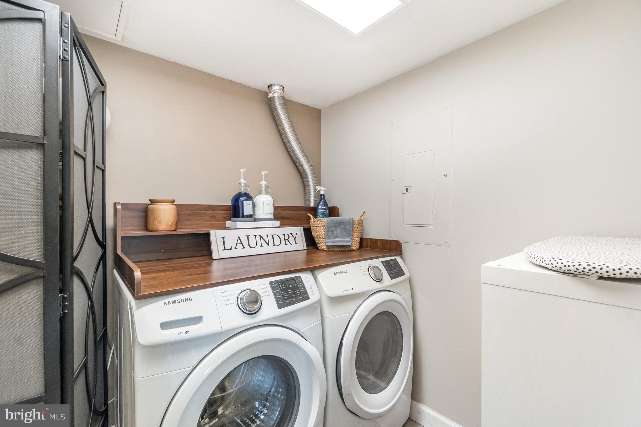 ROLAND PARK - Residential