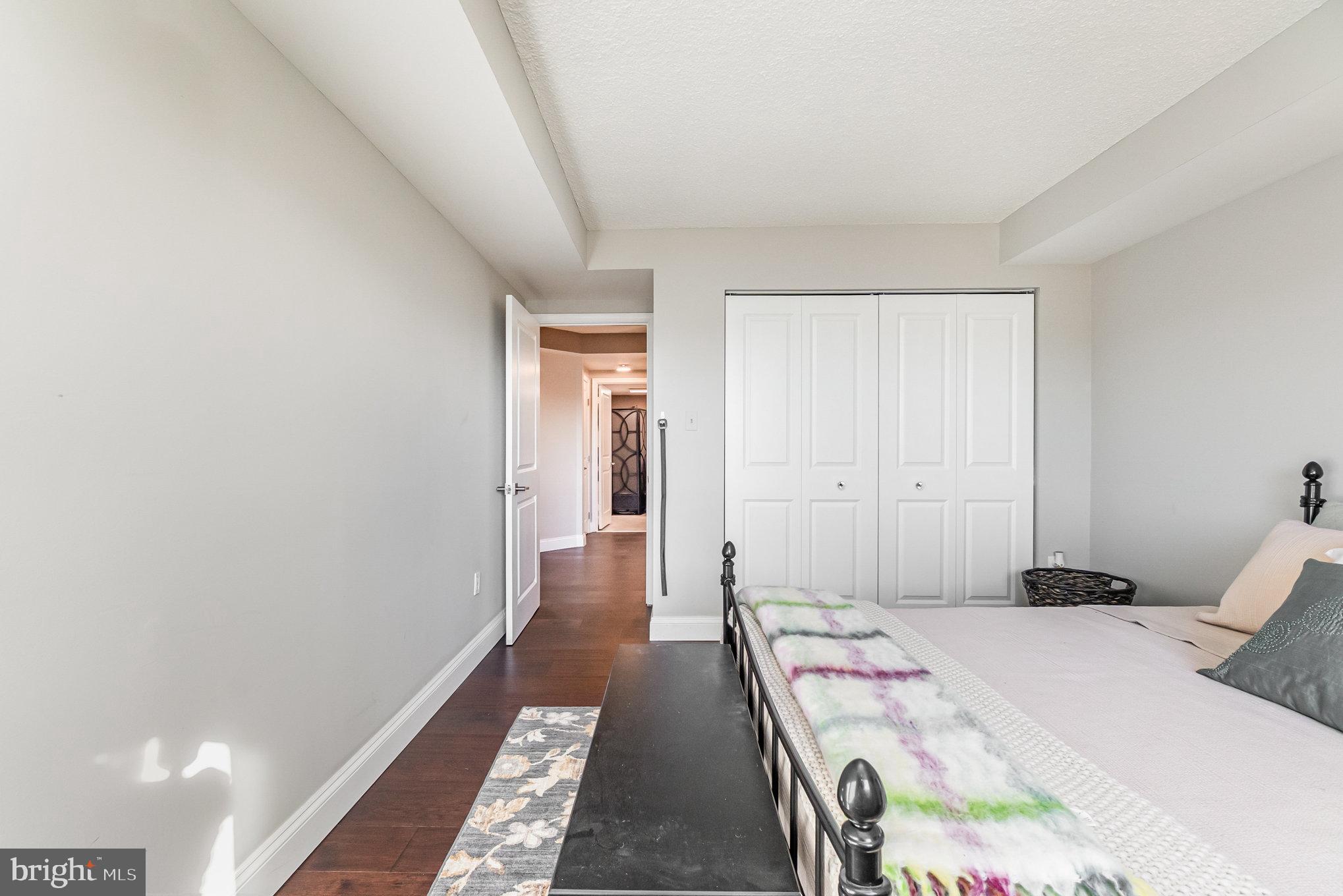 ROLAND PARK - Residential