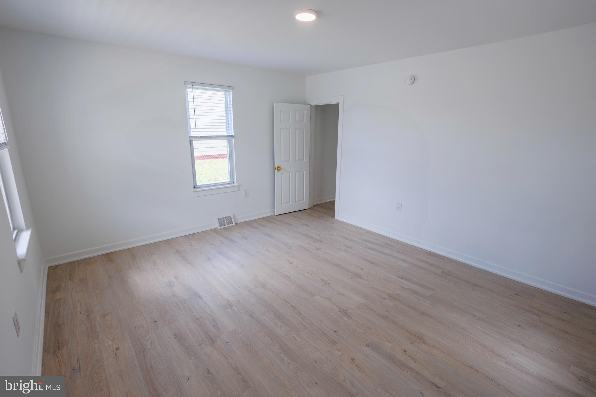 905 JERSEY AVE 1