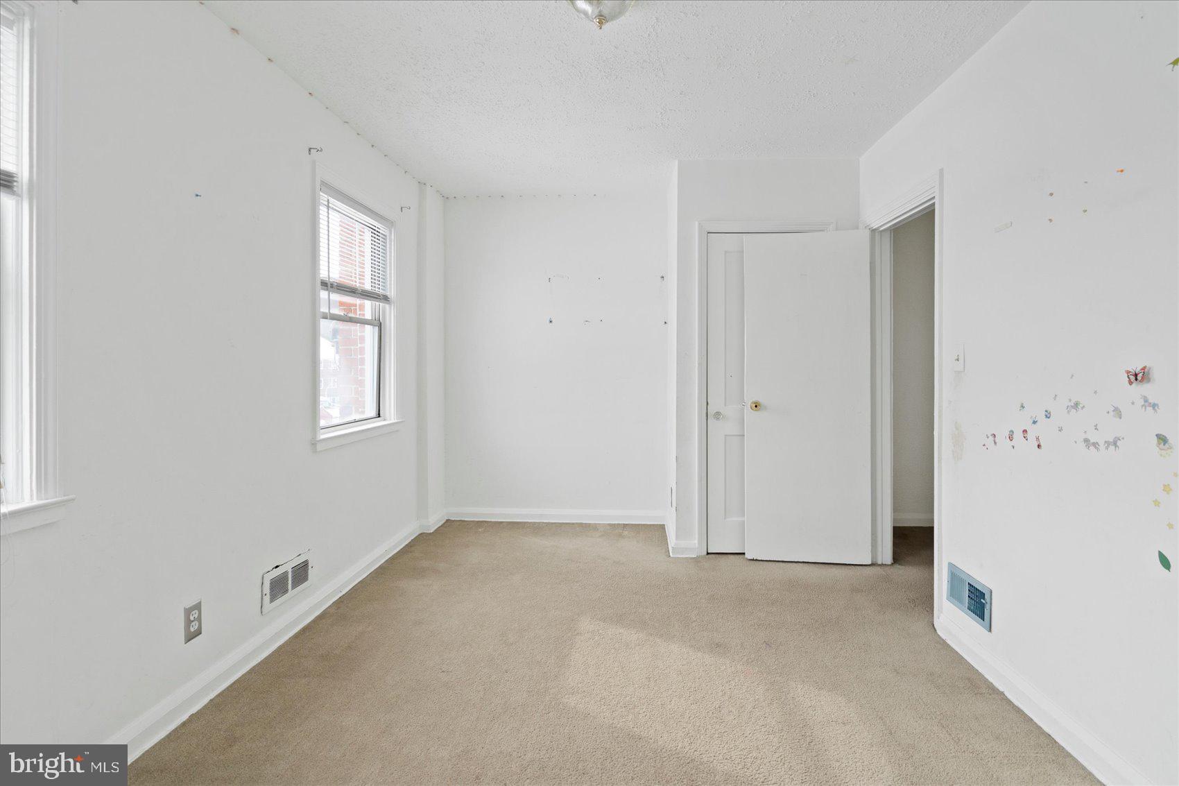 EASTWOOD - Residential