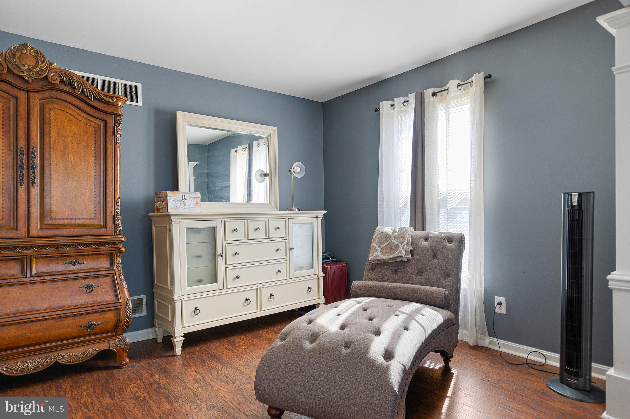 CRICKLEWOOD - Residential