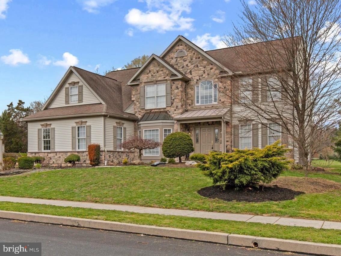 320 WISTERIA LANE
