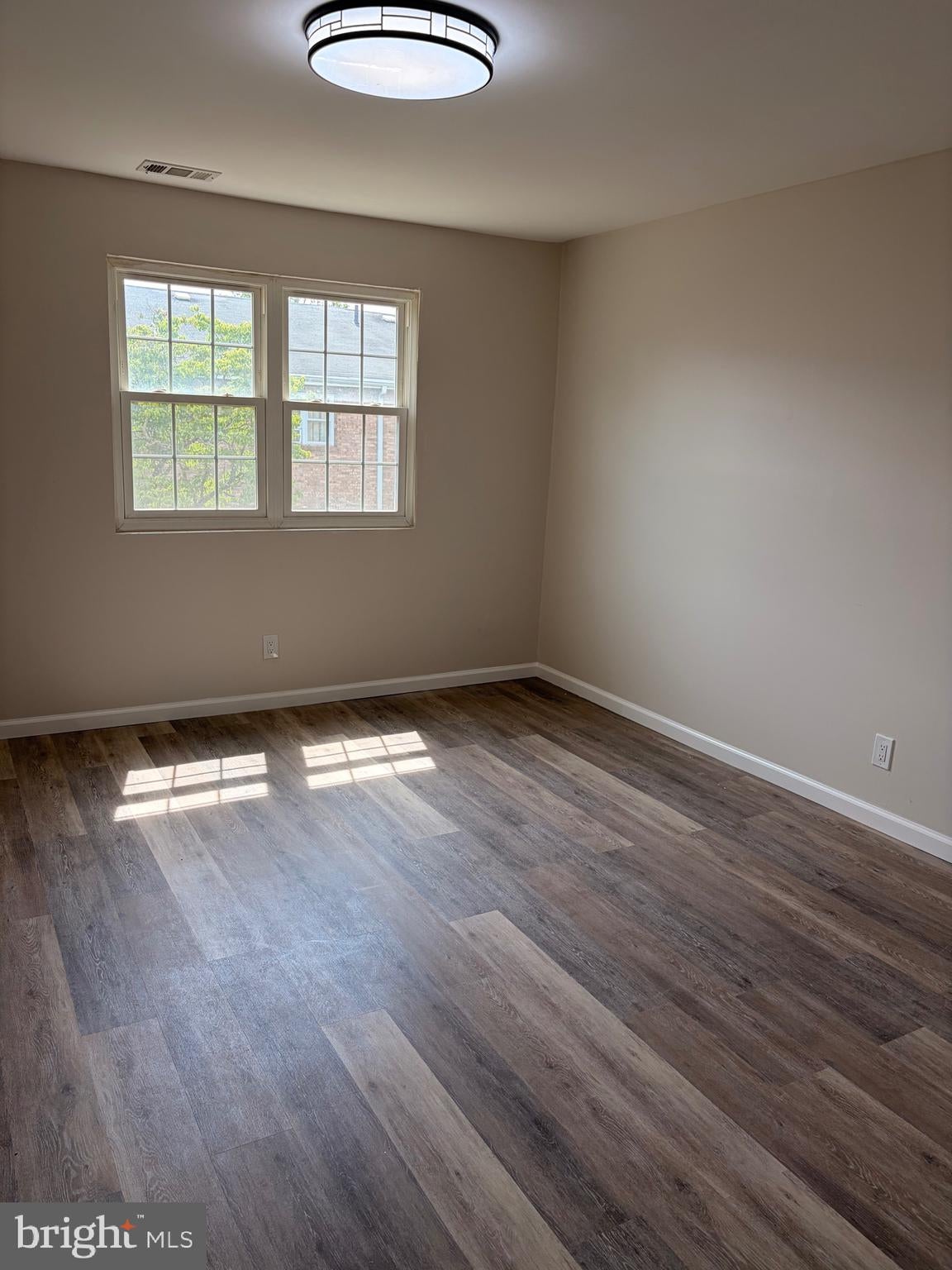 1294 COOPER STREET D10