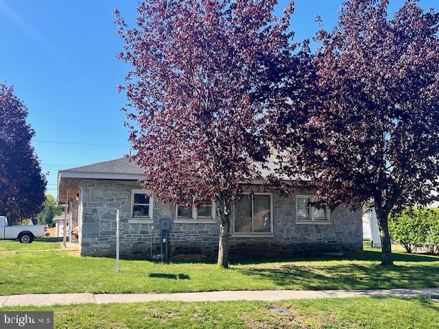 125 N ROOSEVELT AVENUE